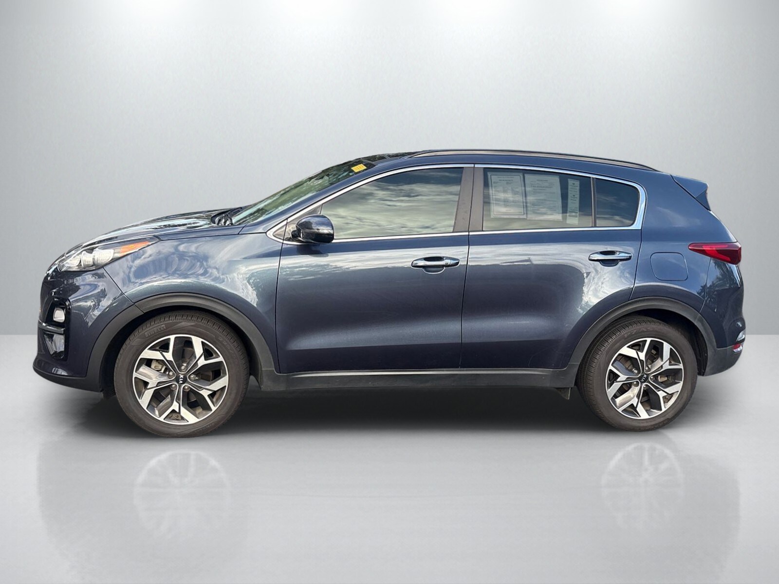 2022 Kia Sportage EX photo 3