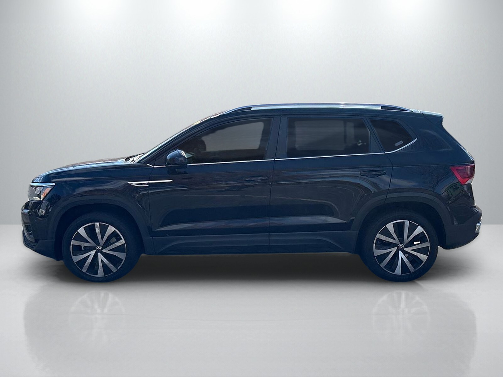 2022 Volkswagen Taos SE photo 3