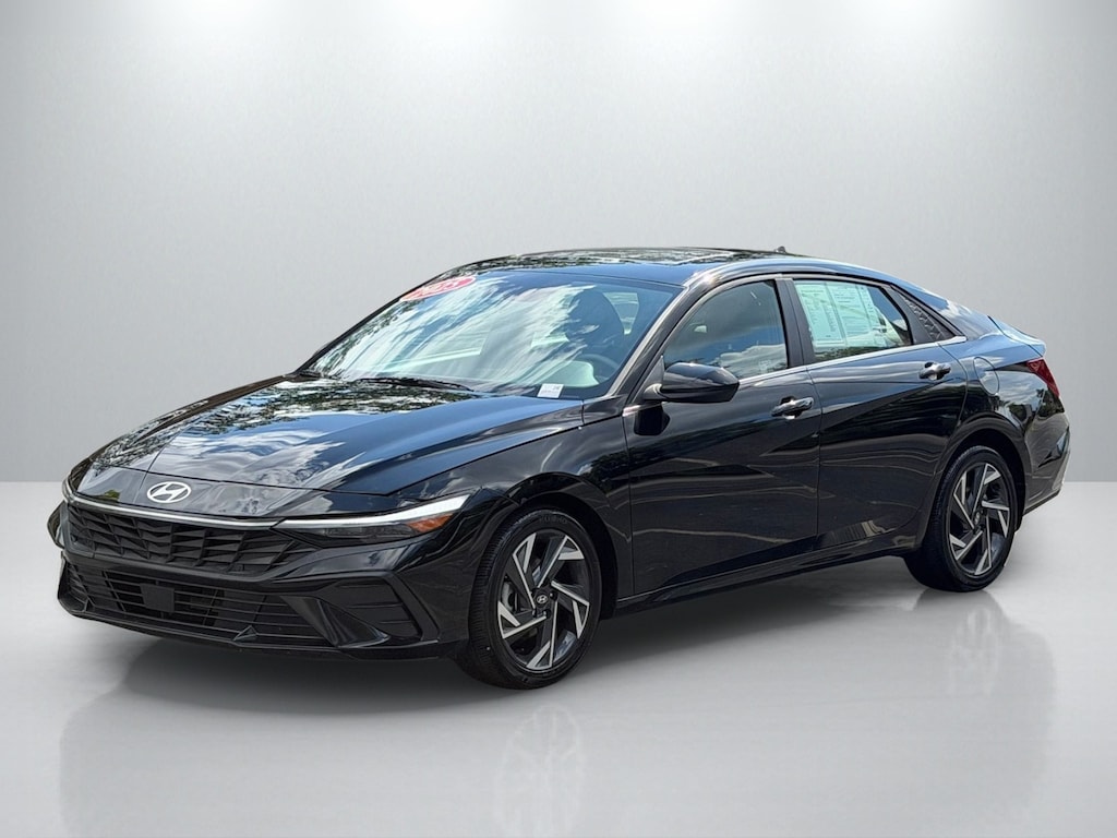 Certified 2025 Hyundai Elantra SEL Convenience Sedan