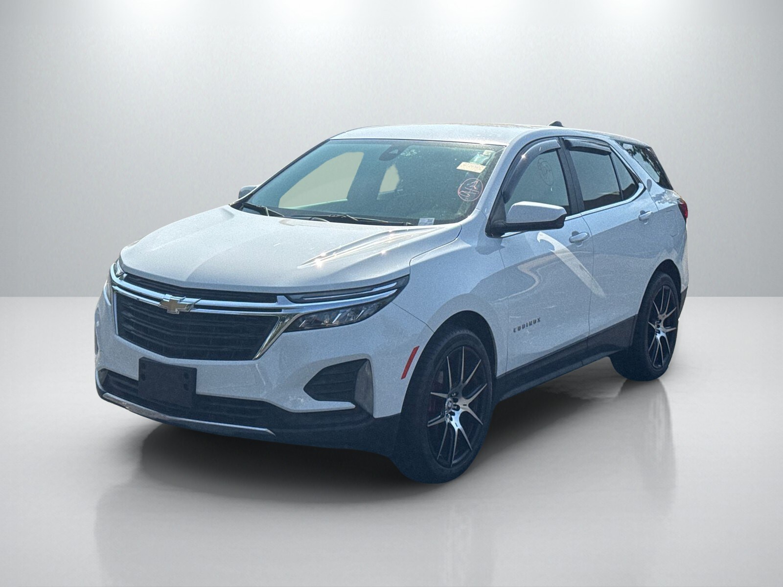 2023 Chevrolet Equinox photo 2