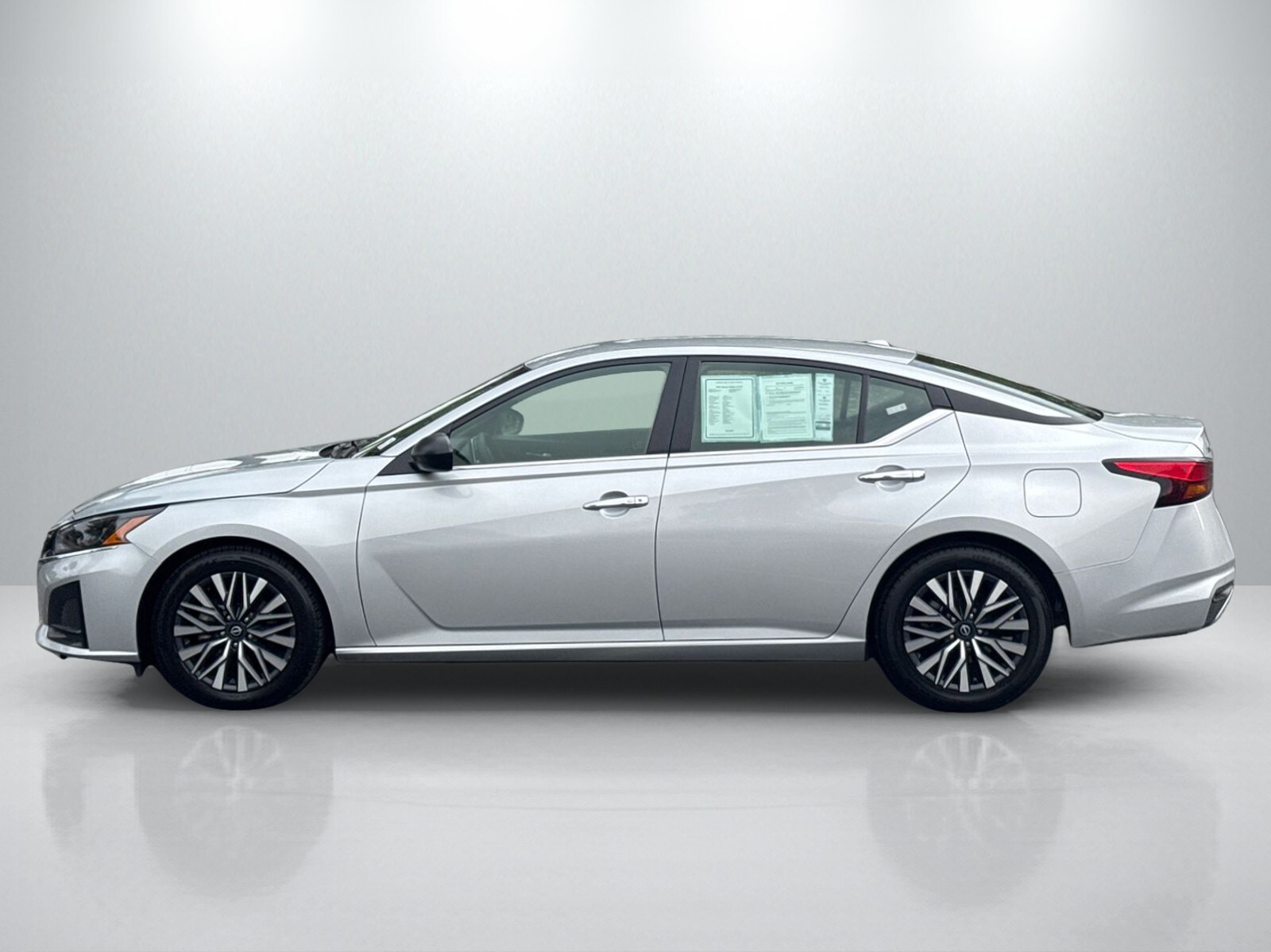 2024 Nissan Altima 2.5 SV photo 4