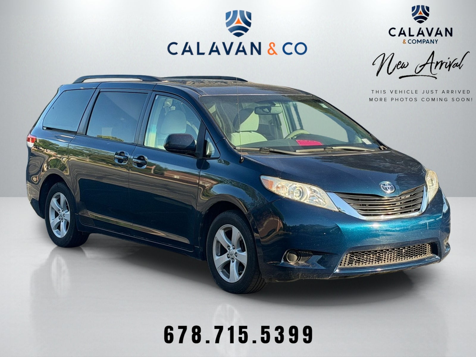 2011 Toyota Sienna LE V6 8-Passenger's photo
