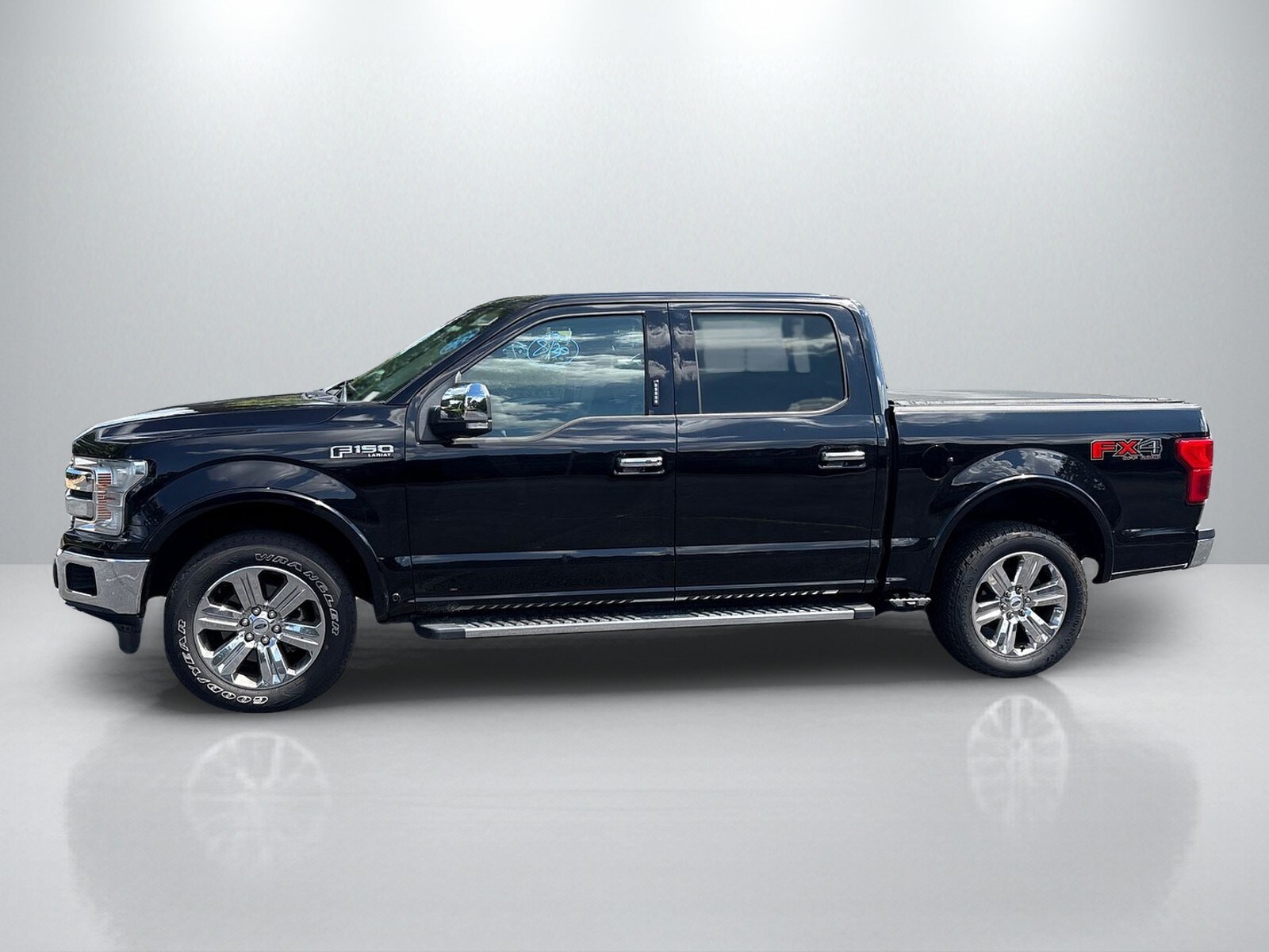 2019 Ford F-150 Lariat photo 2
