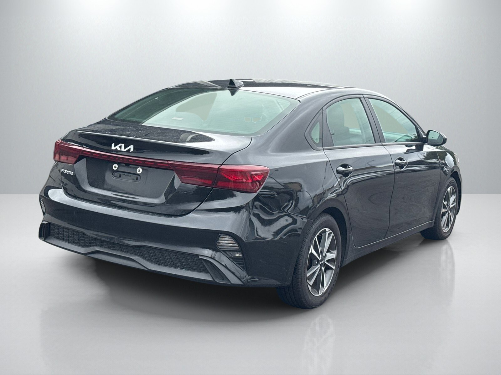 2023 Kia Forte LXS photo 4
