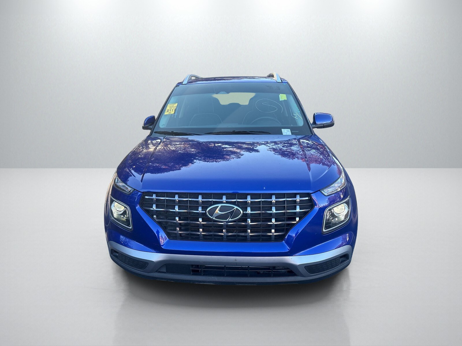 2023 Hyundai Venue Limited photo 2