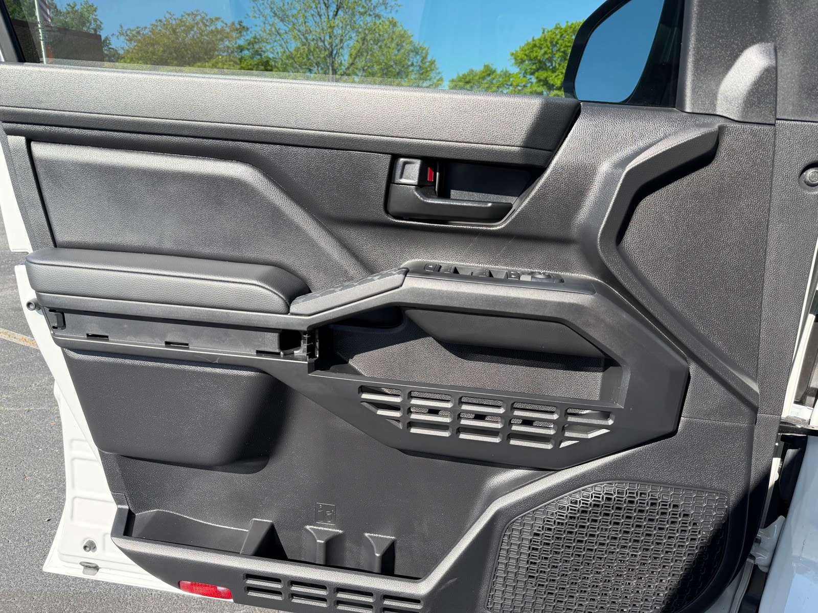 2024 Toyota Tacoma SR - Photo 14