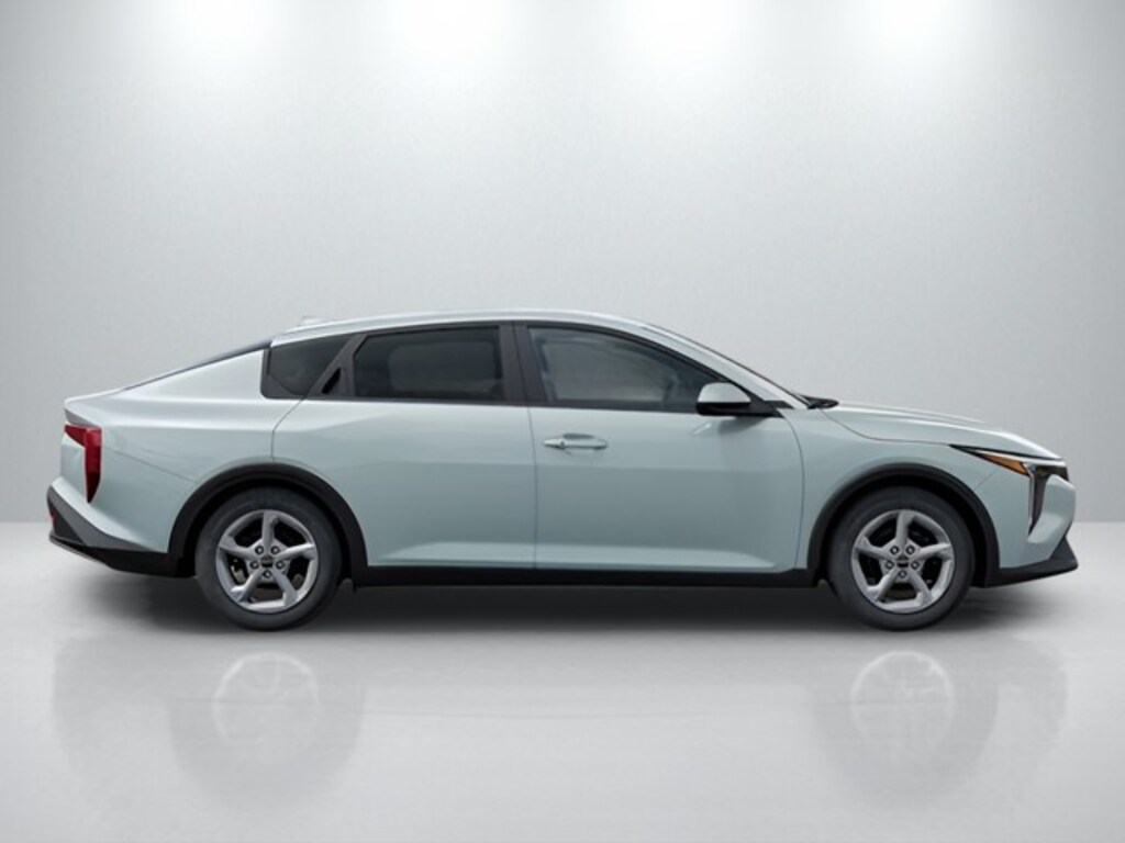 New 2025 Kia K4 LXS Sedan