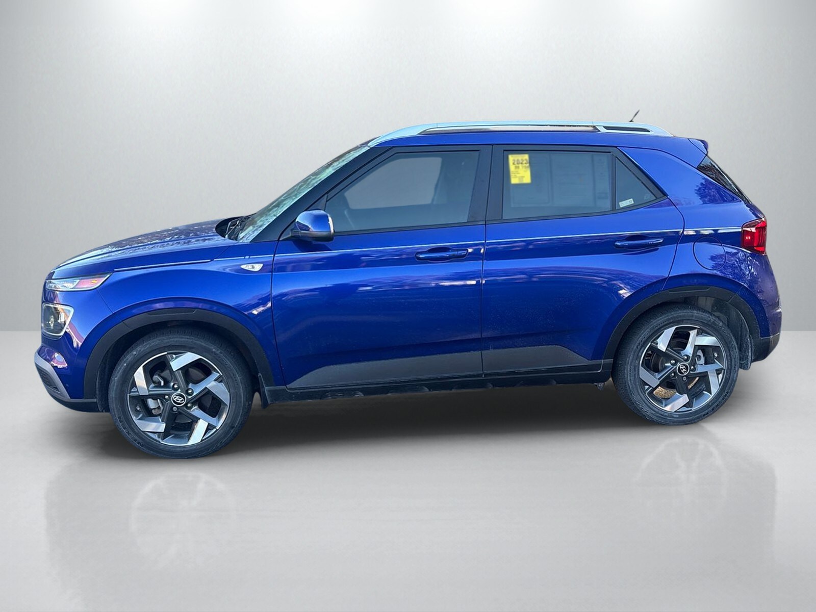 2023 Hyundai Venue Limited photo 4