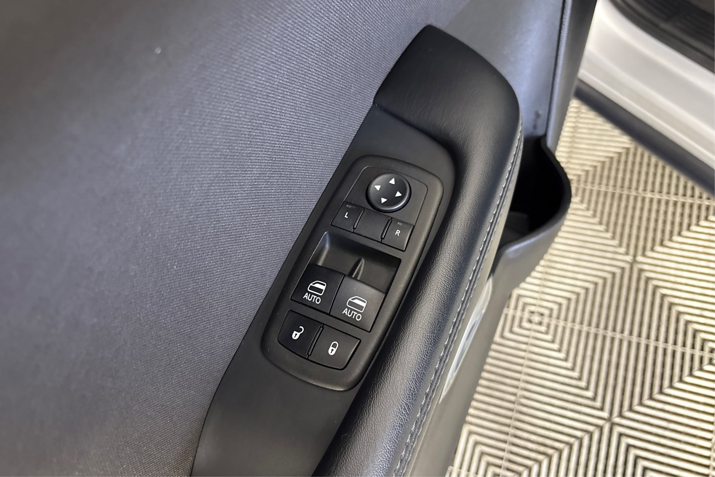 2023 Dodge Challenger R/T - Photo 23