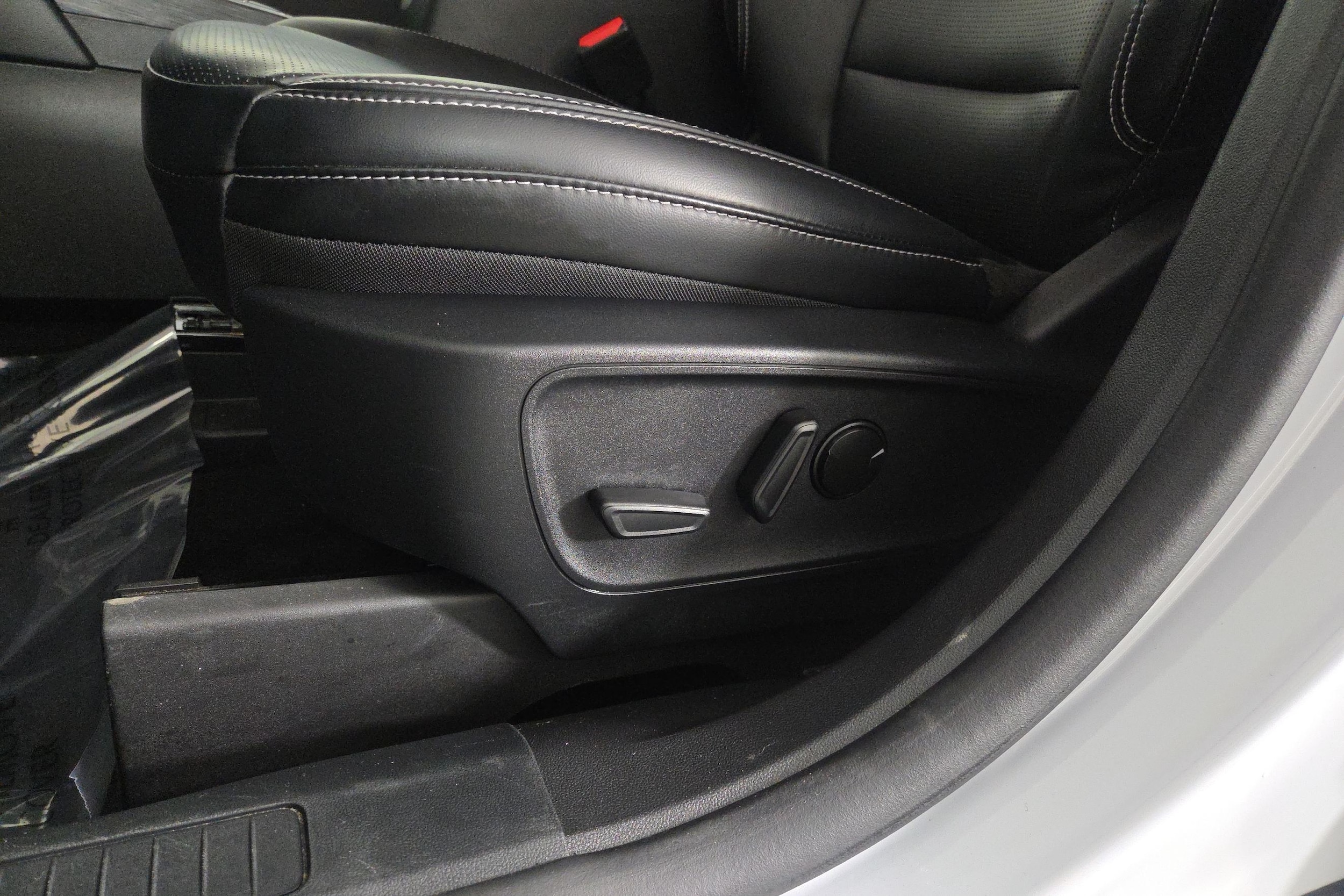 2025 Ford Escape Platinum - Photo 15