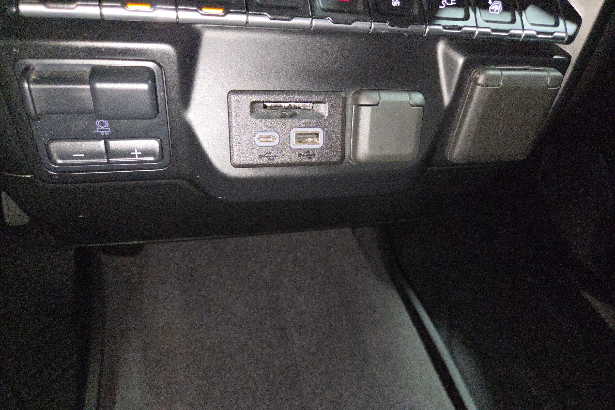 2020 Chevrolet Silverado 1500 LTZ - Photo 28