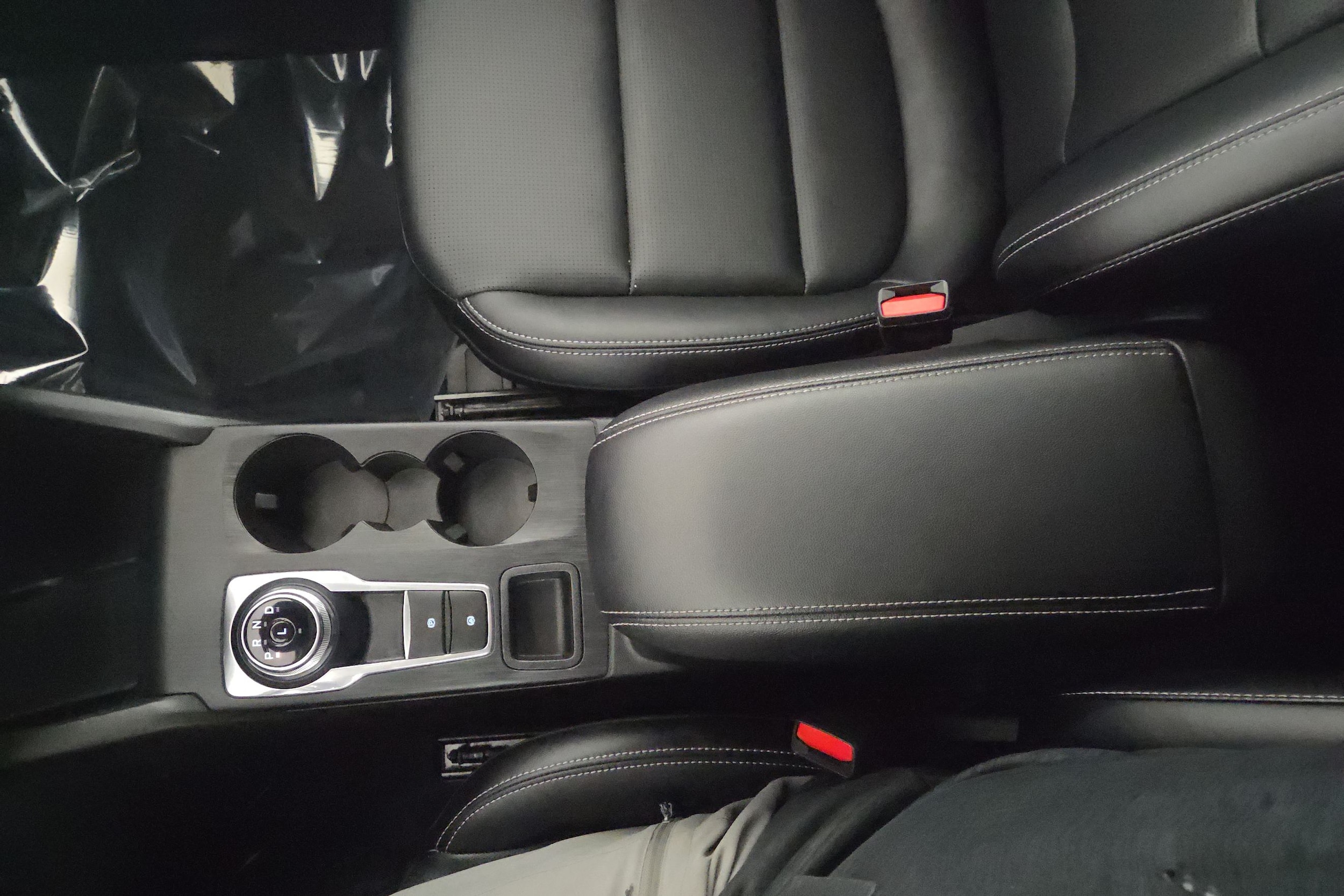 2025 Ford Escape Platinum - Photo 11