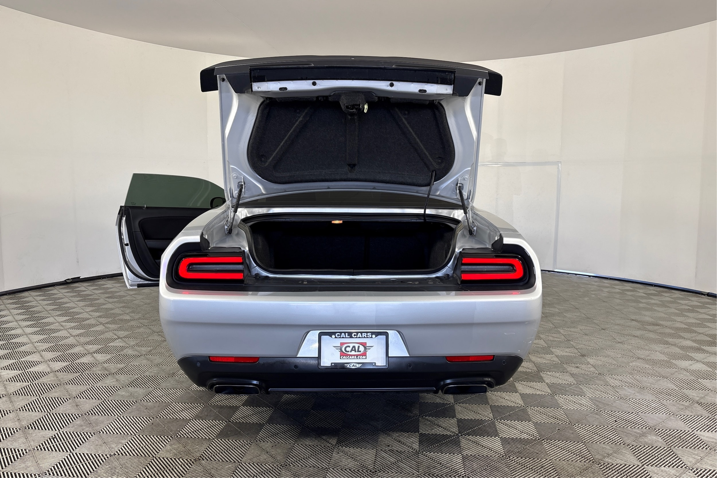 2023 Dodge Challenger R/T - Photo 8
