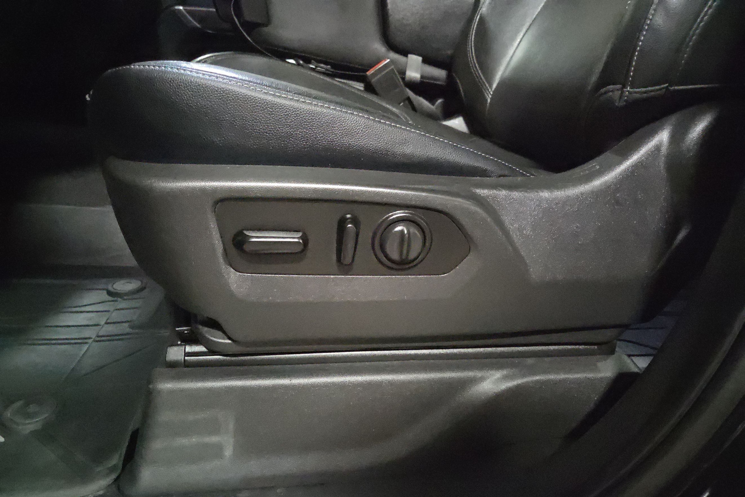 2020 Chevrolet Silverado 1500 LTZ - Photo 12