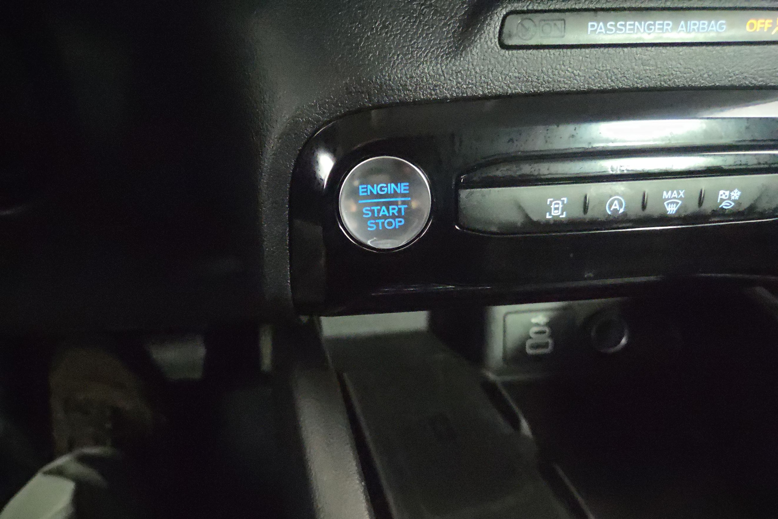 2025 Ford Escape Platinum - Photo 26