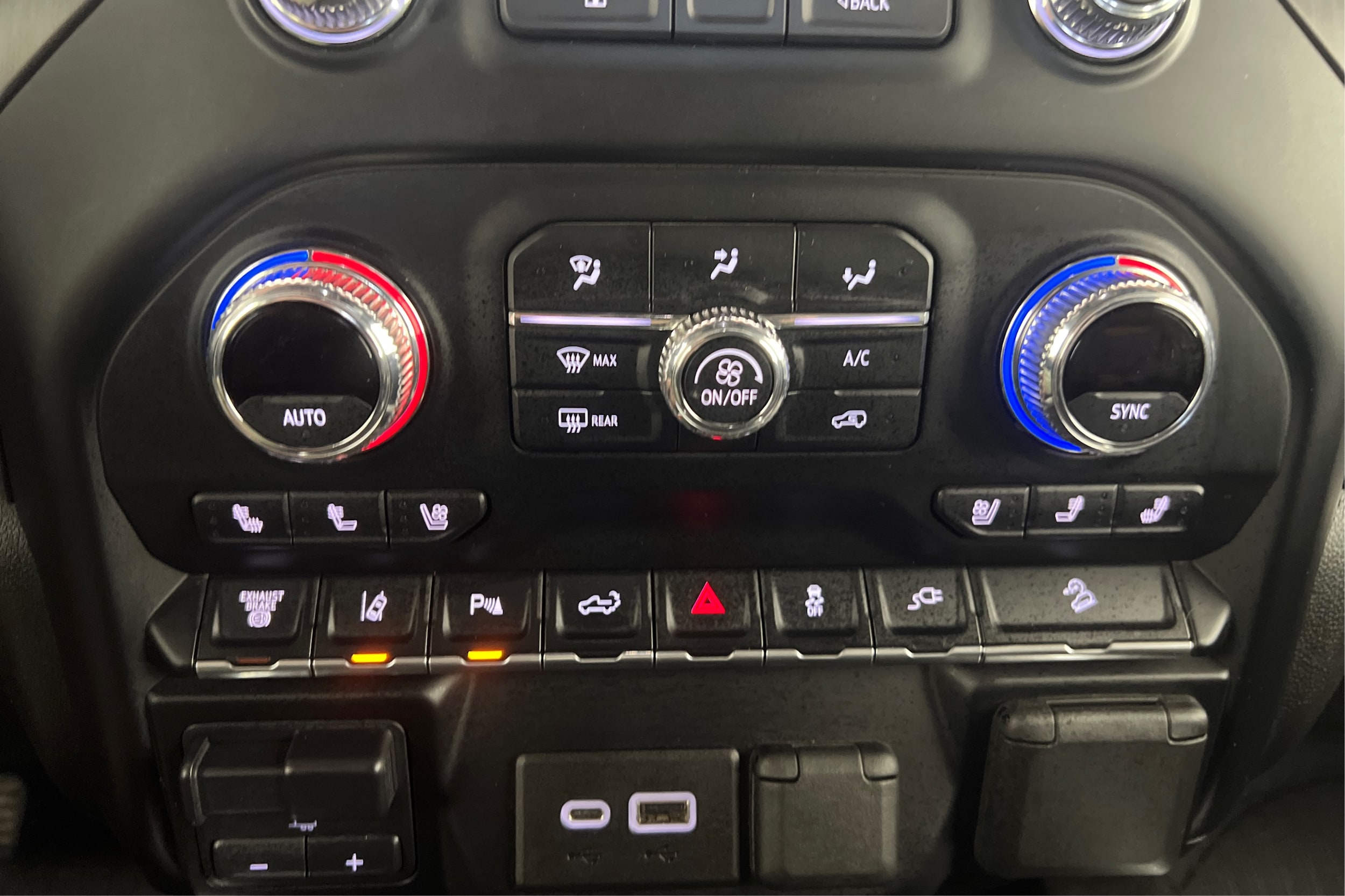 2021 GMC Sierra 2500HD AT4 - Photo 21
