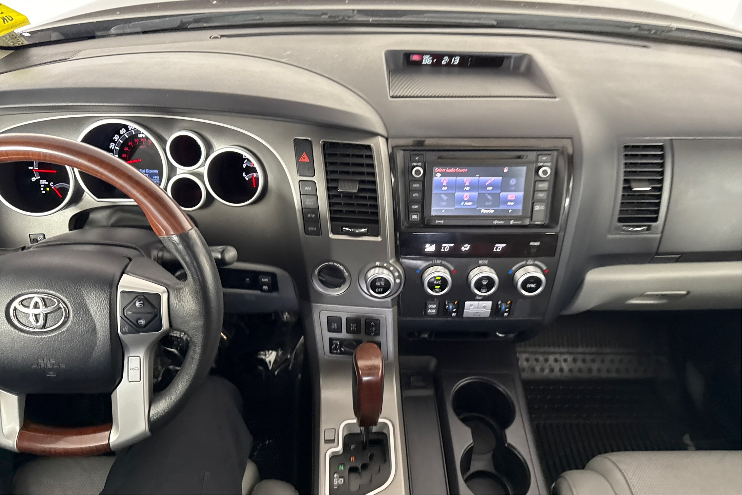 2017 Toyota Sequoia Platinum - Photo 11