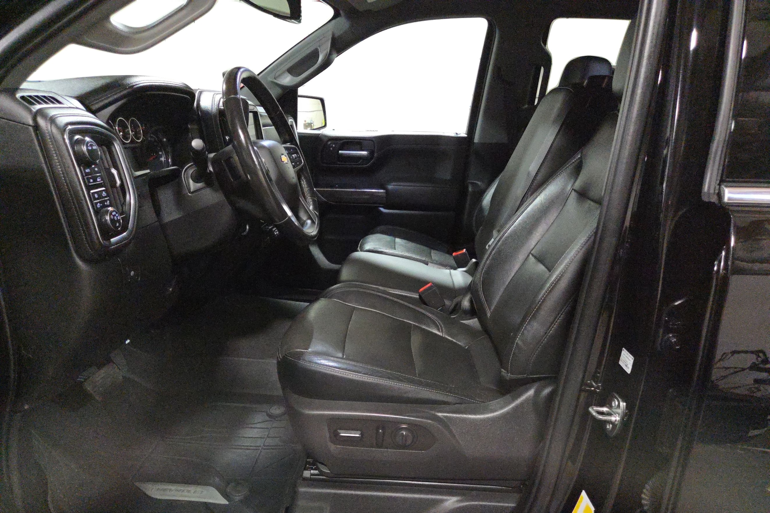 2020 Chevrolet Silverado 1500 LTZ - Photo 7