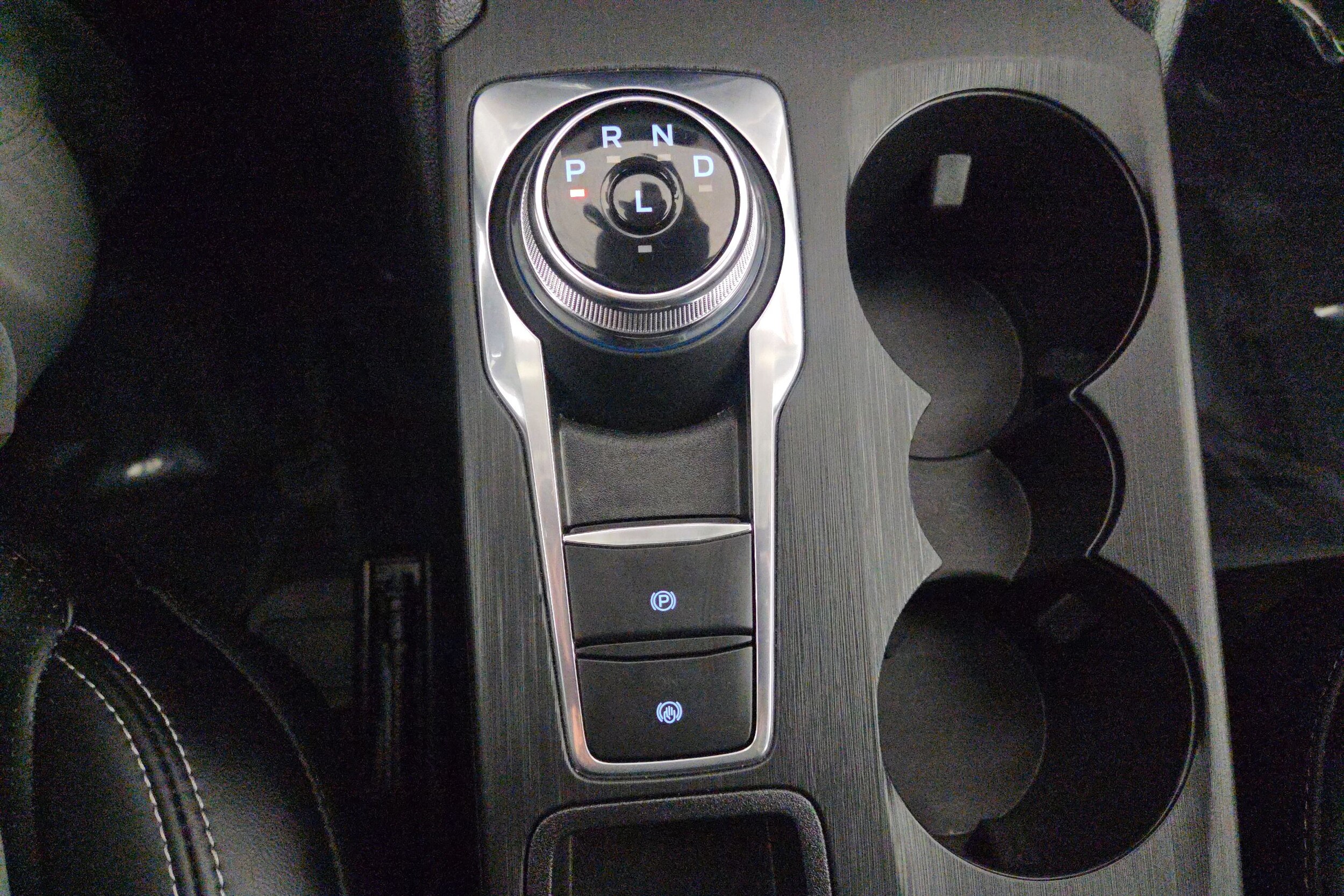 2025 Ford Escape Platinum - Photo 27