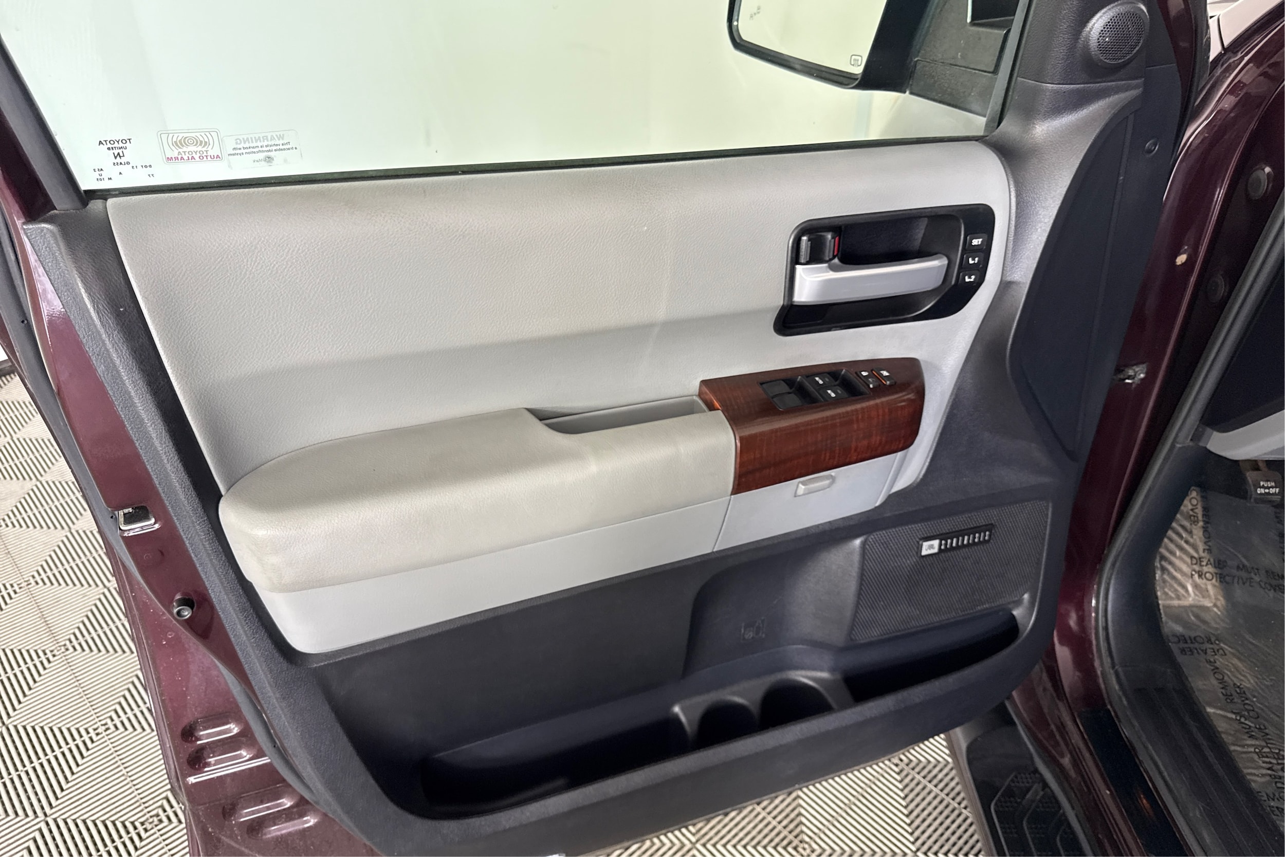2017 Toyota Sequoia Platinum - Photo 16