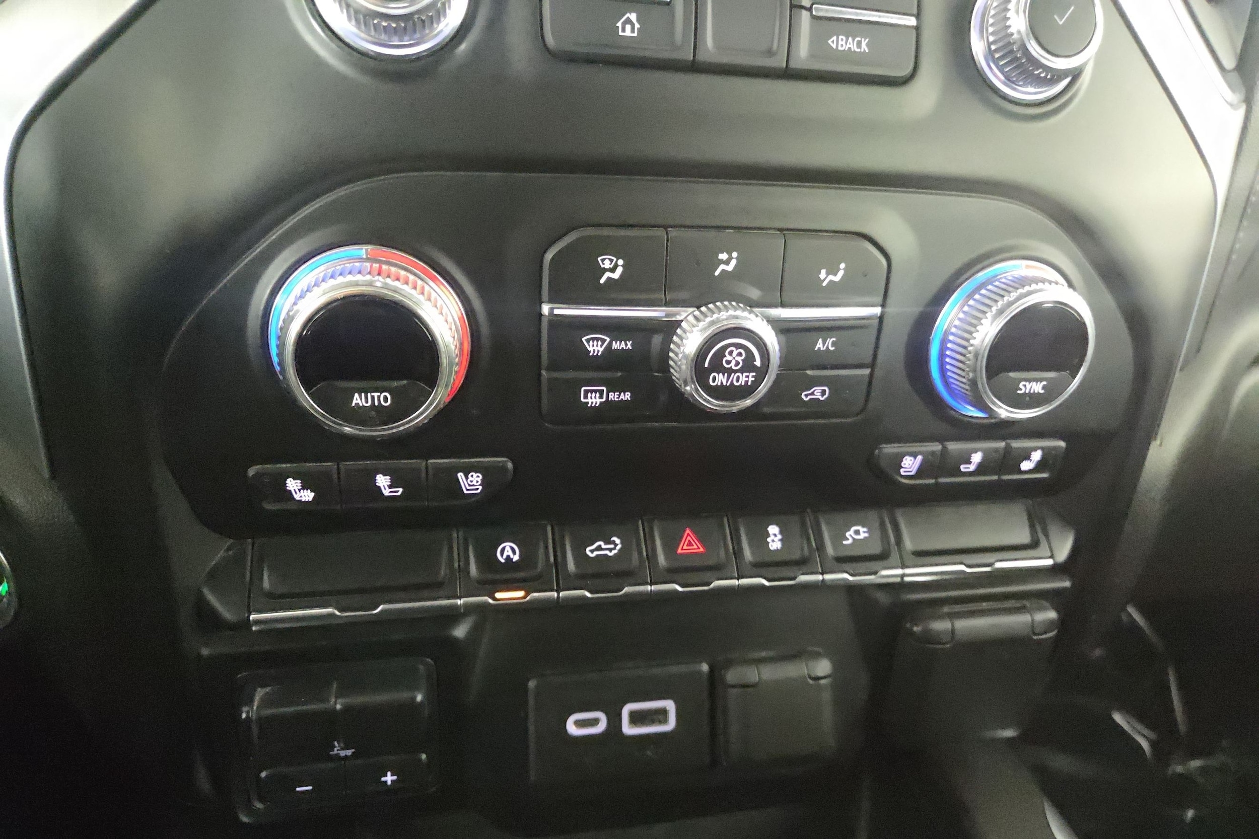 2020 GMC Sierra 1500 SLT - Photo 22