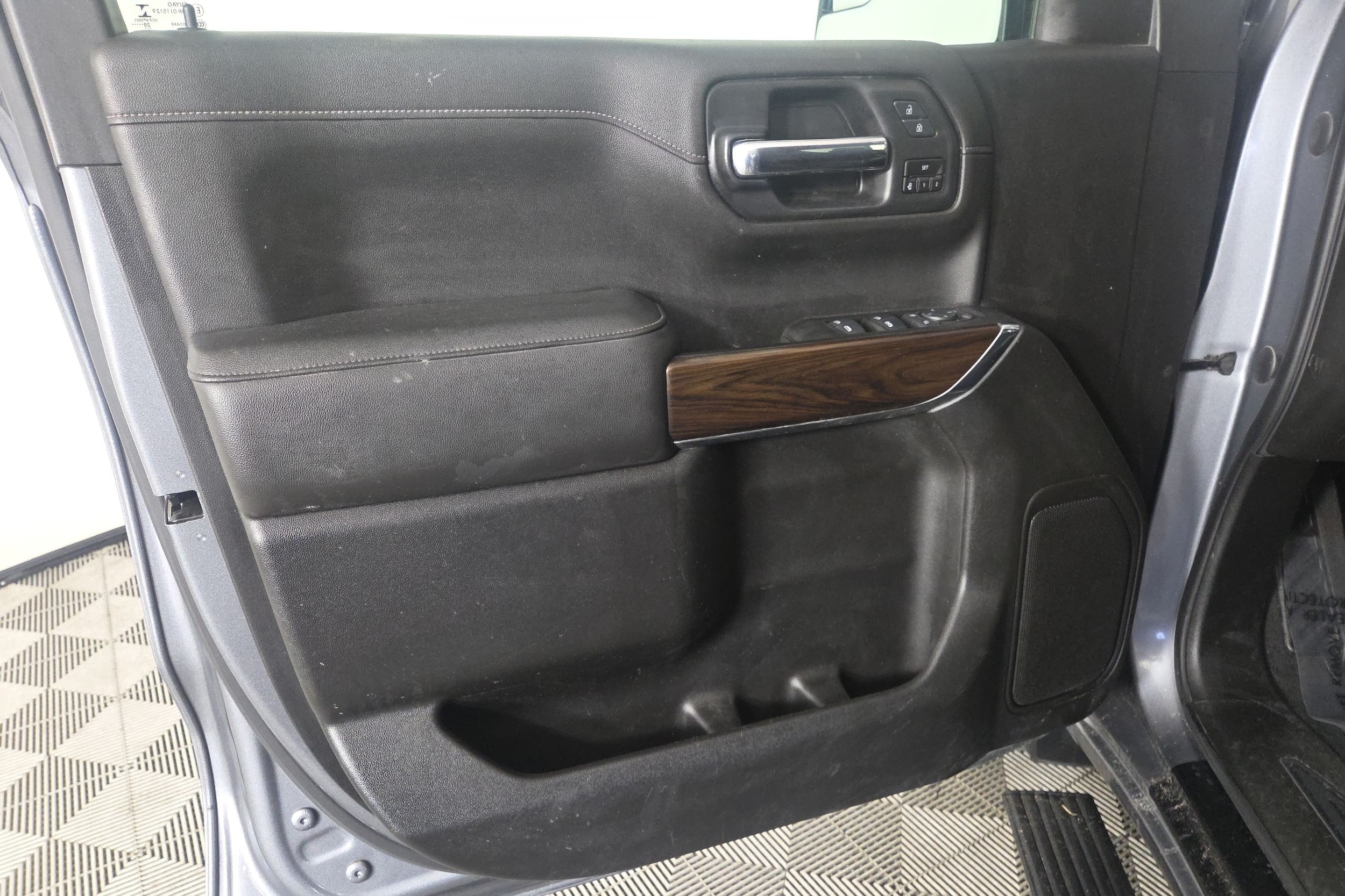 2020 GMC Sierra 1500 SLT - Photo 16