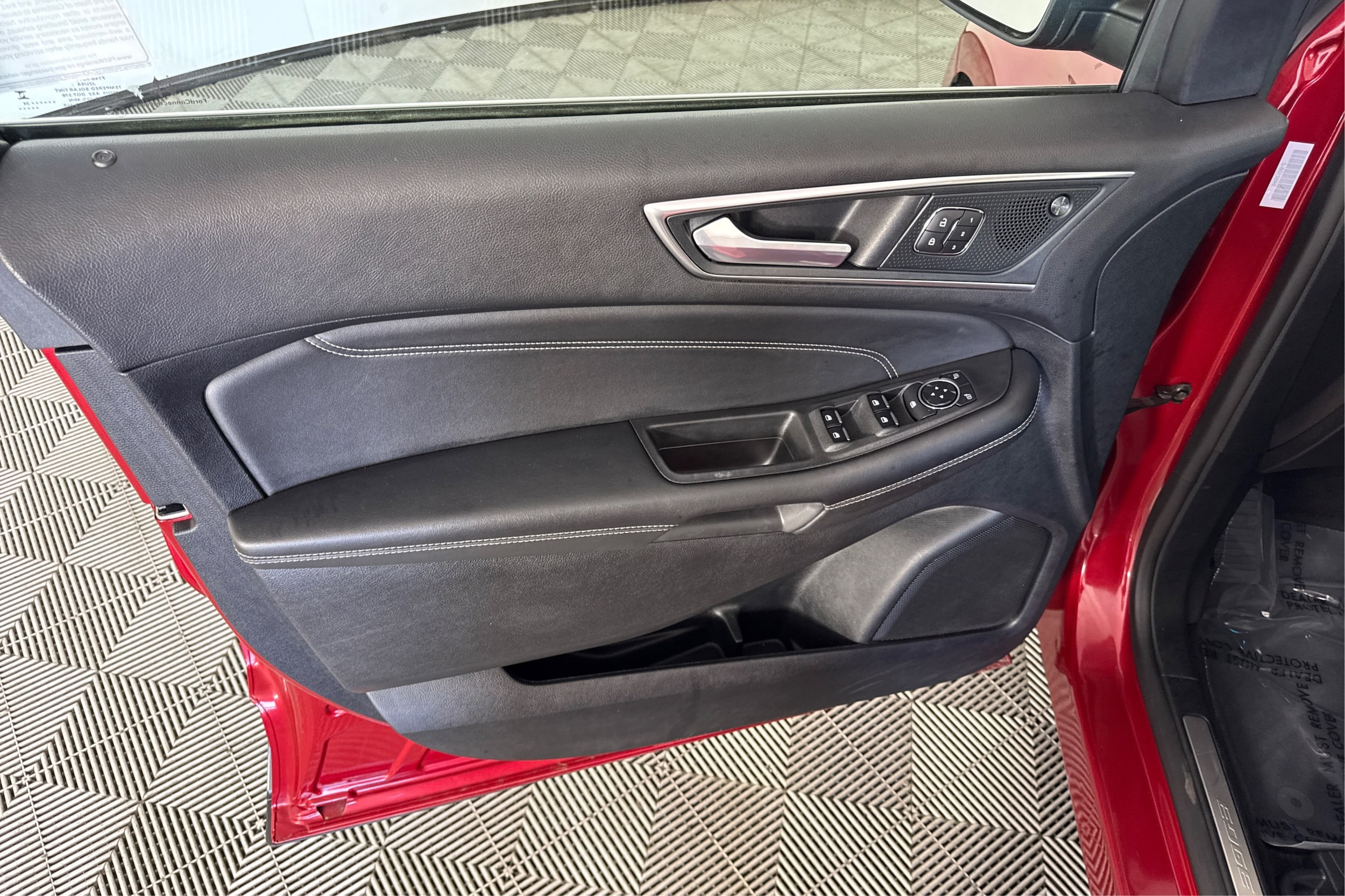 2024 Ford Edge Titanium - Photo 16