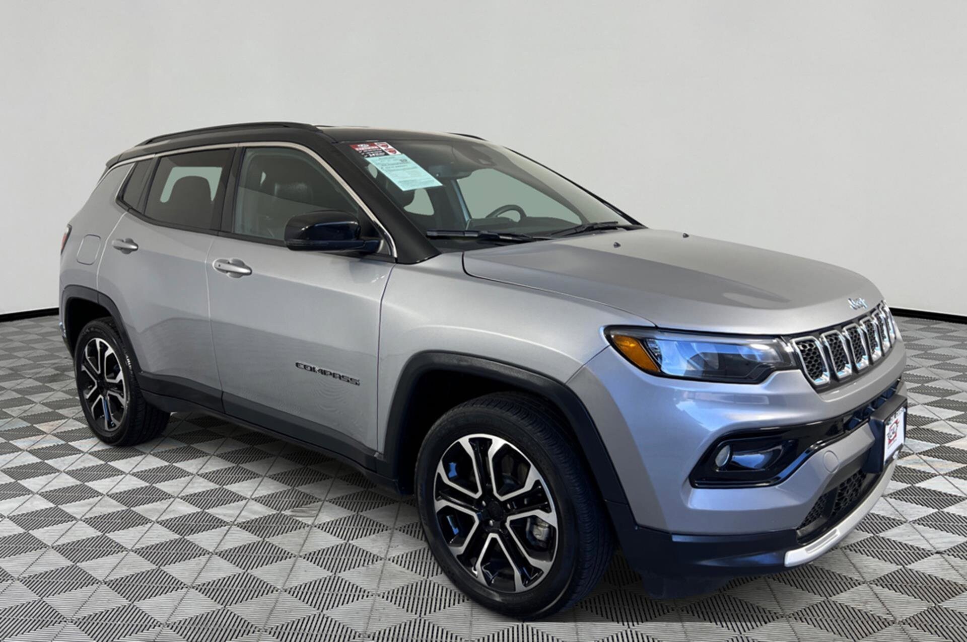 2023 Jeep Compass Limited photo 3