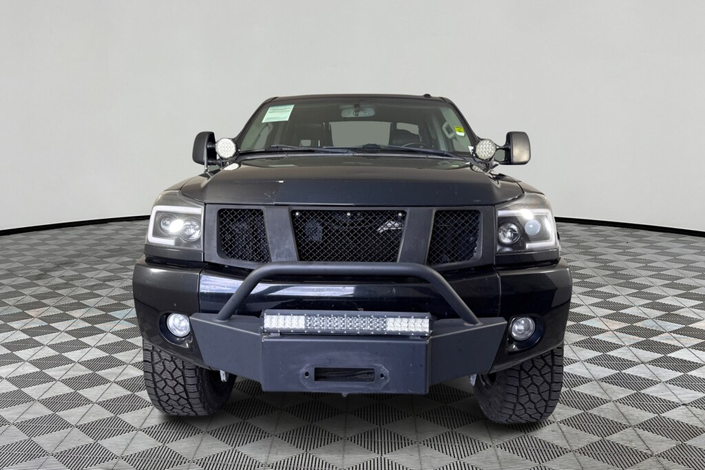 Used 2014 Nissan Titan S 4WD Crew Cab SWB Truck Crew Cab