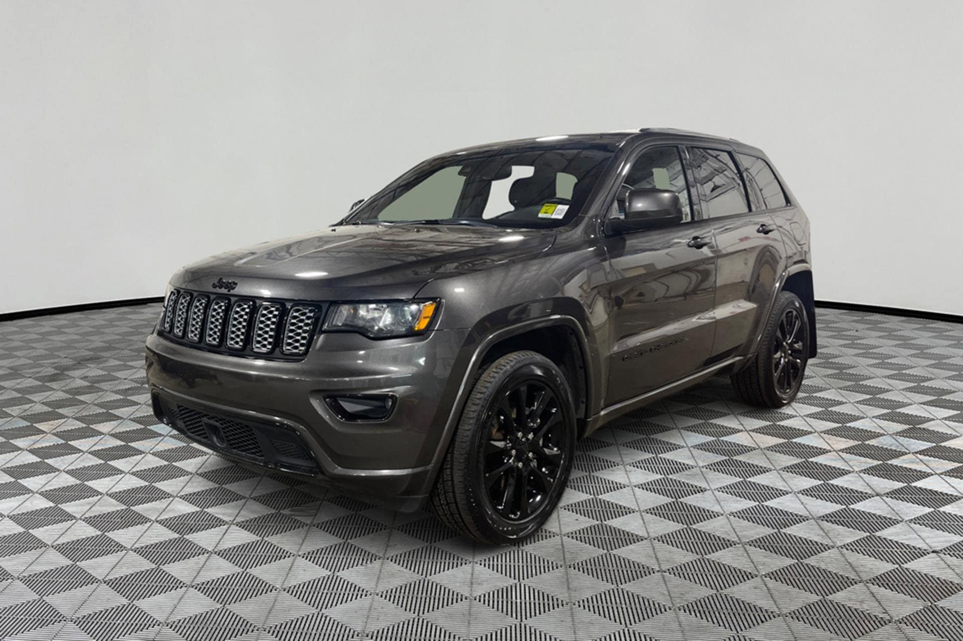 2021 Jeep Grand Cherokee Altitude's photo