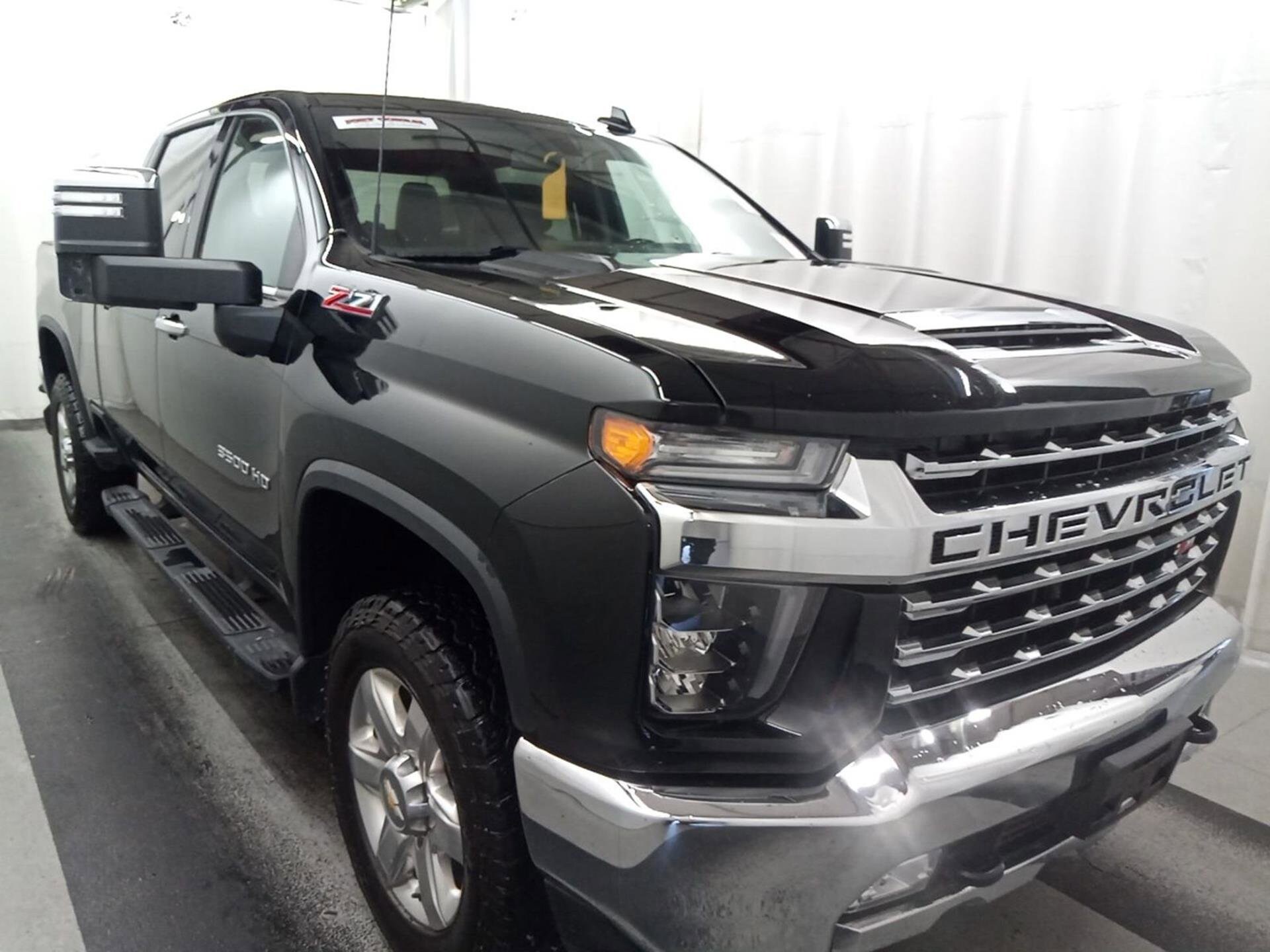 2022 Chevrolet Silverado 3500HD LTZ photo 2