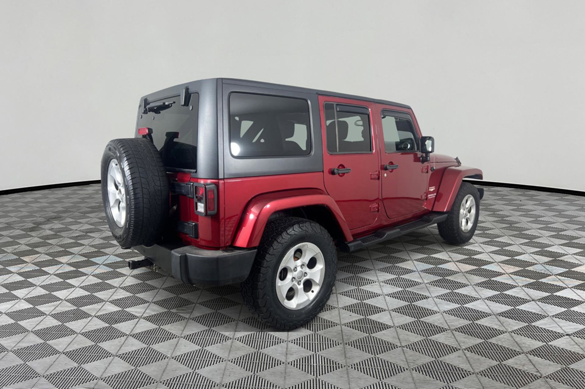 2013 Jeep Wrangler Unlimited Sahara photo 4