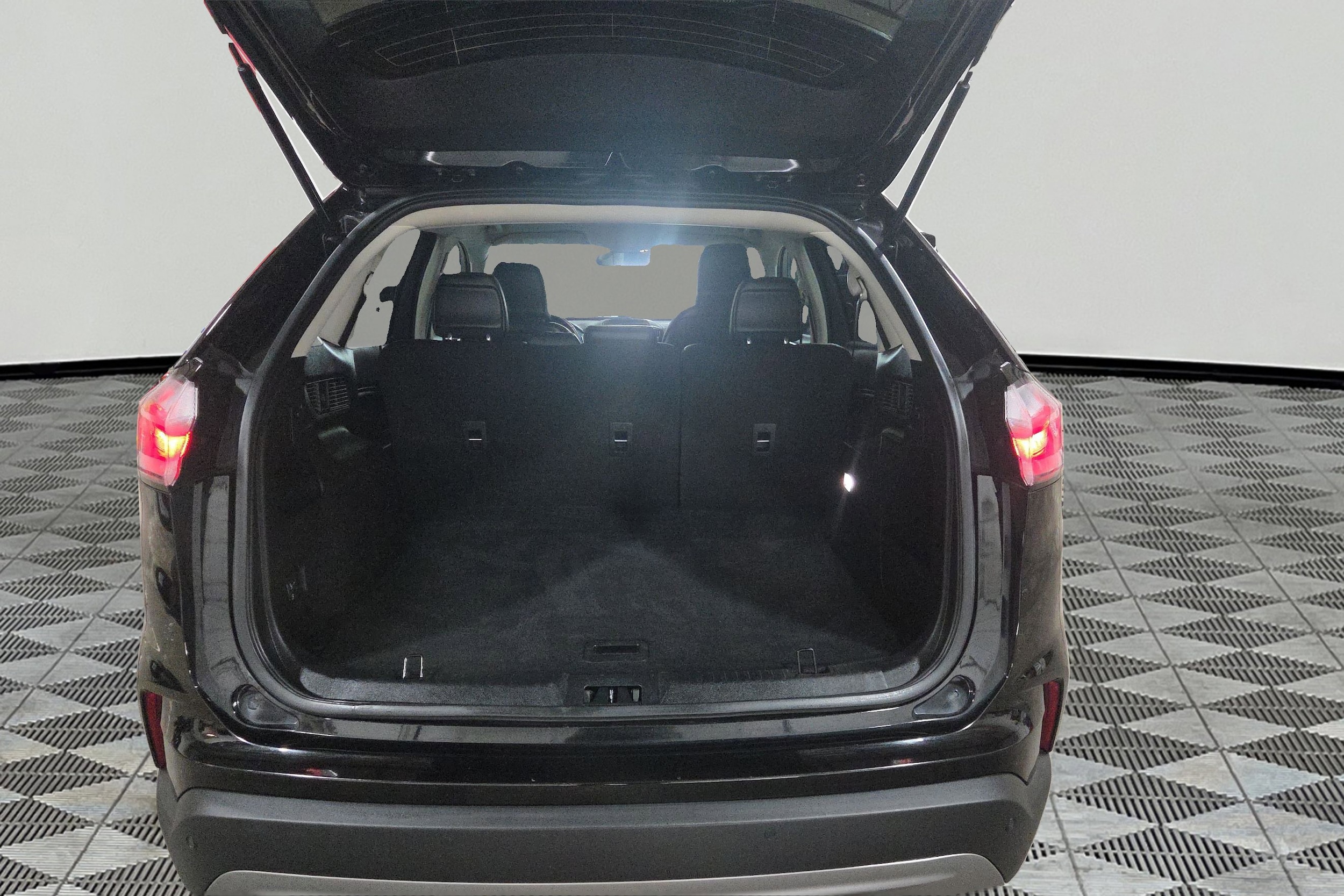 2024 Ford Edge SEL - Photo 9