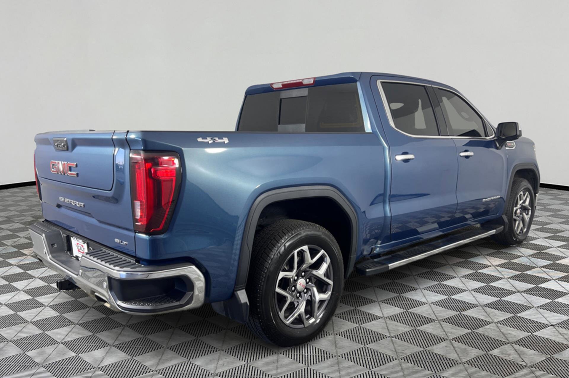 2024 Gmc Sierra 1500 SLT photo 4