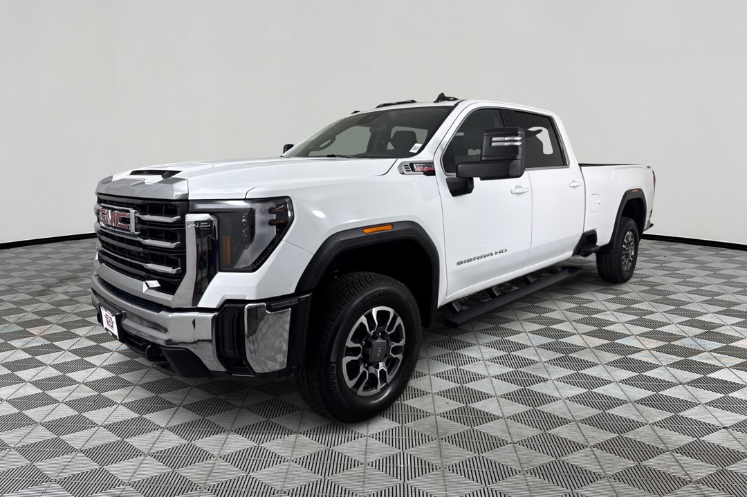 2024 GMC Sierra SLE 4WD Crew Cab Standard Box SRW's photo