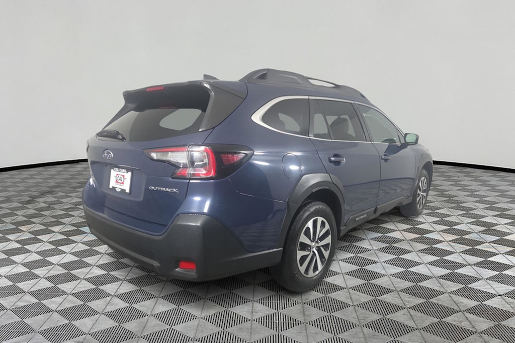 Used 2023 Subaru Outback Premium SUV