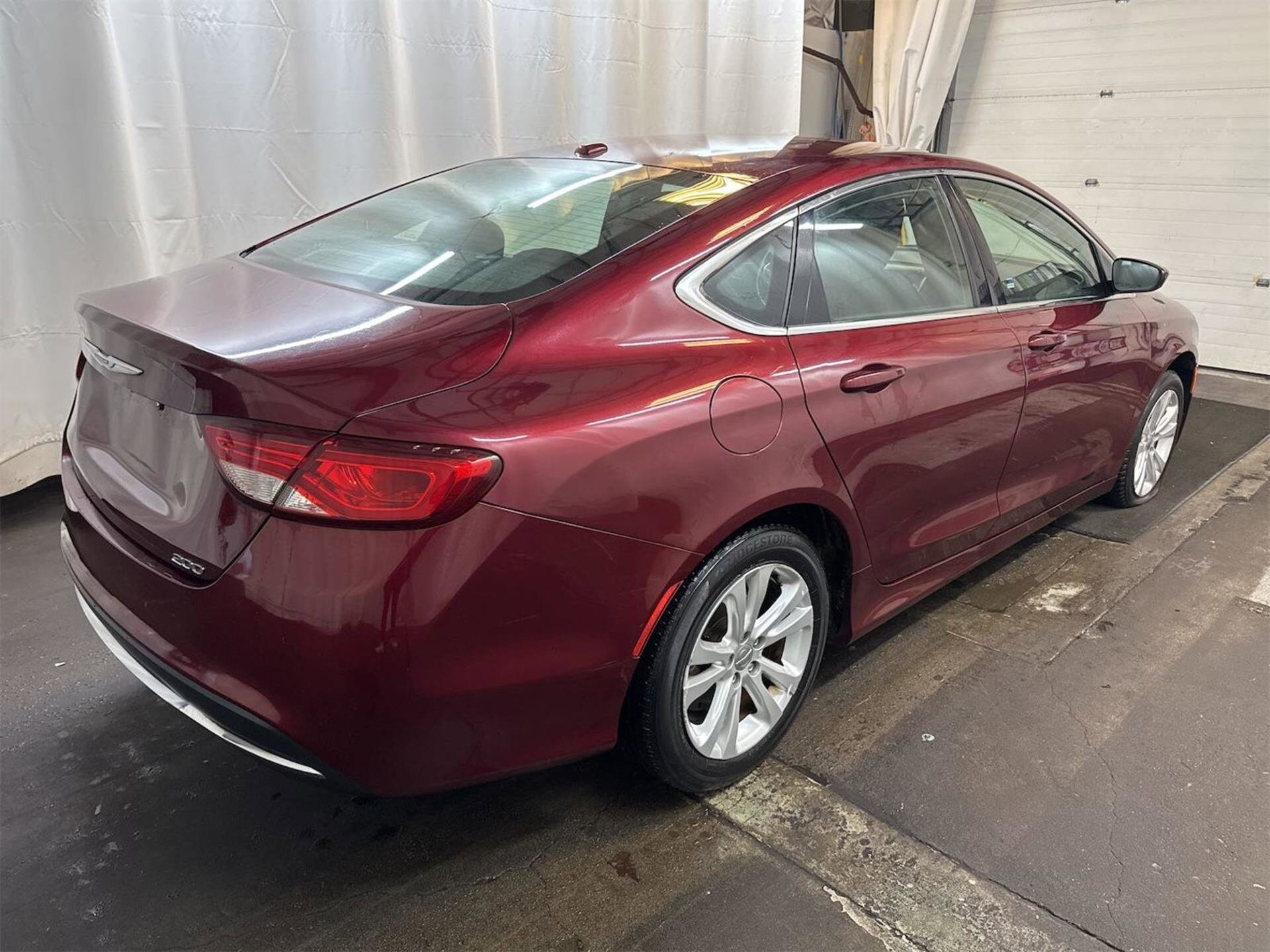 2015 Chrysler 200 Limited photo 3