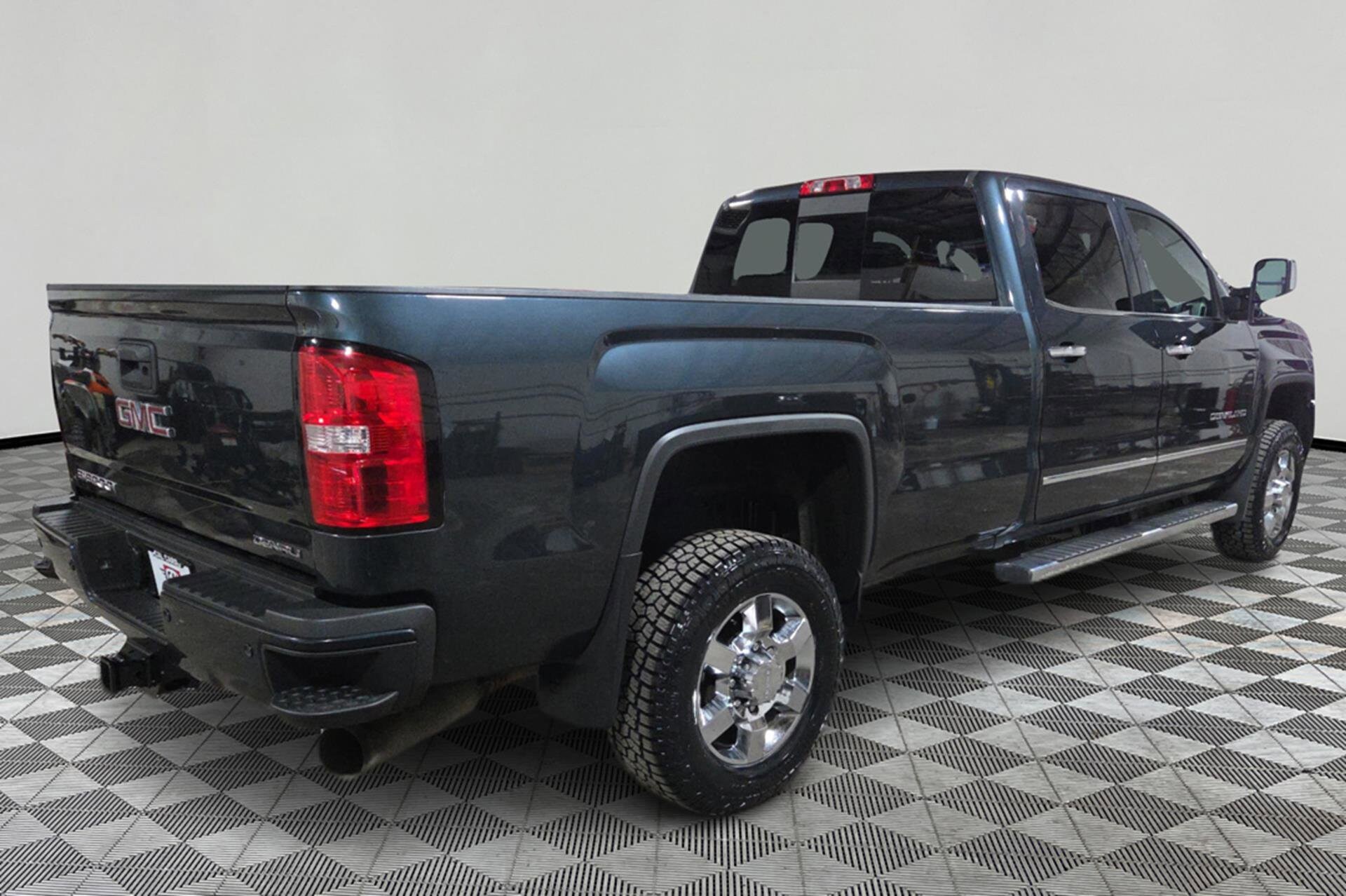 2017 Gmc Sierra Denali photo 2