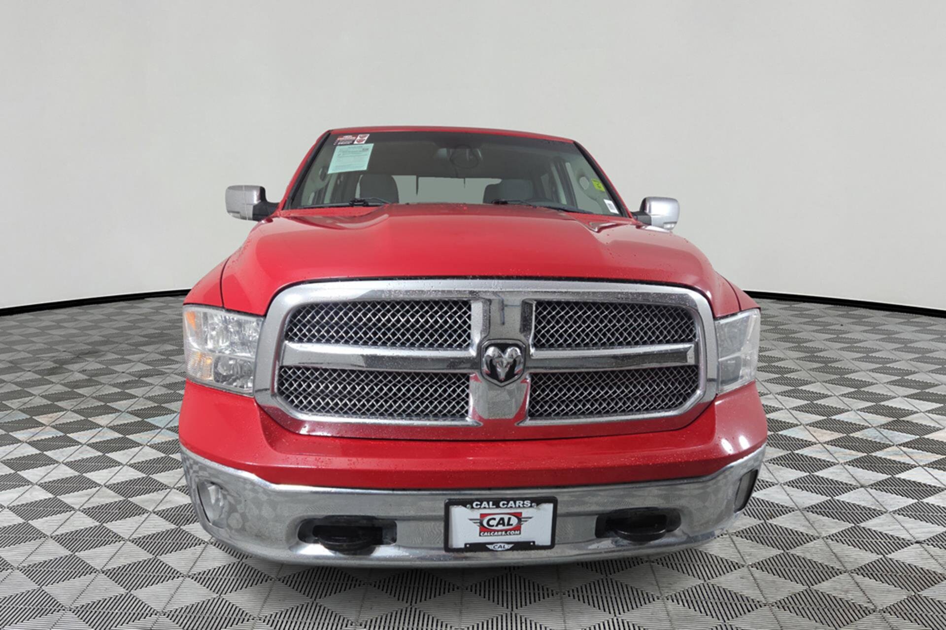 2018 Ram 1500 SLT photo 2