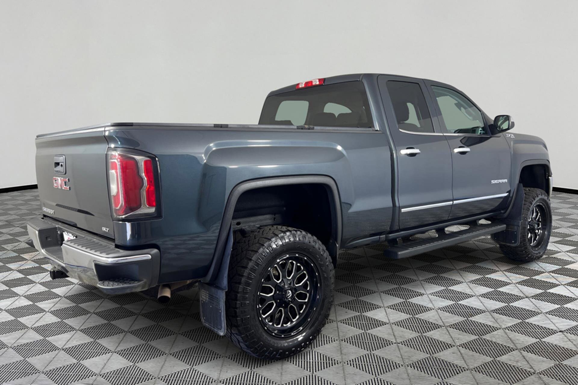 2018 Gmc Sierra 1500 SLT photo 4
