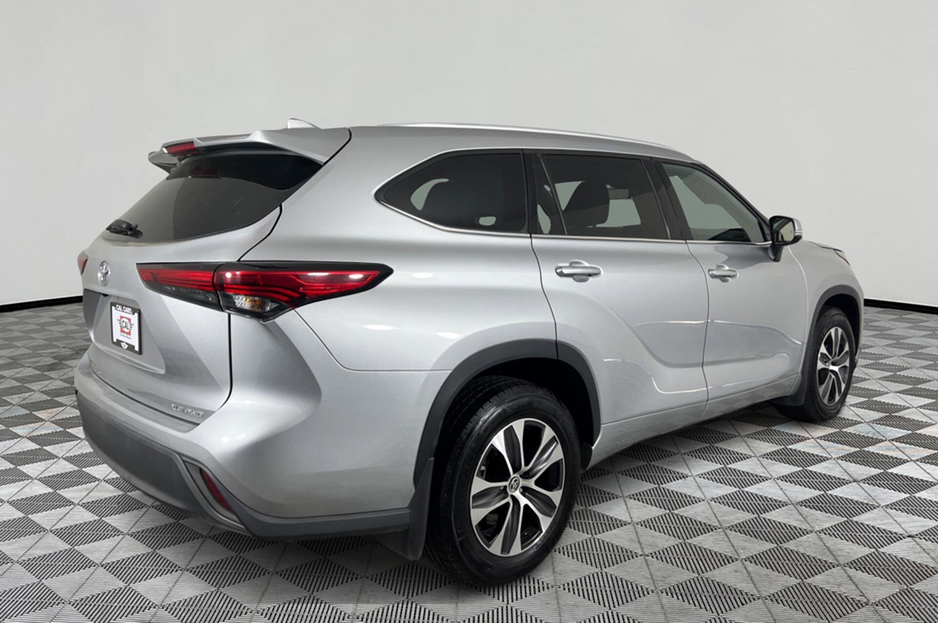 2022 Toyota Highlander XLE photo 4