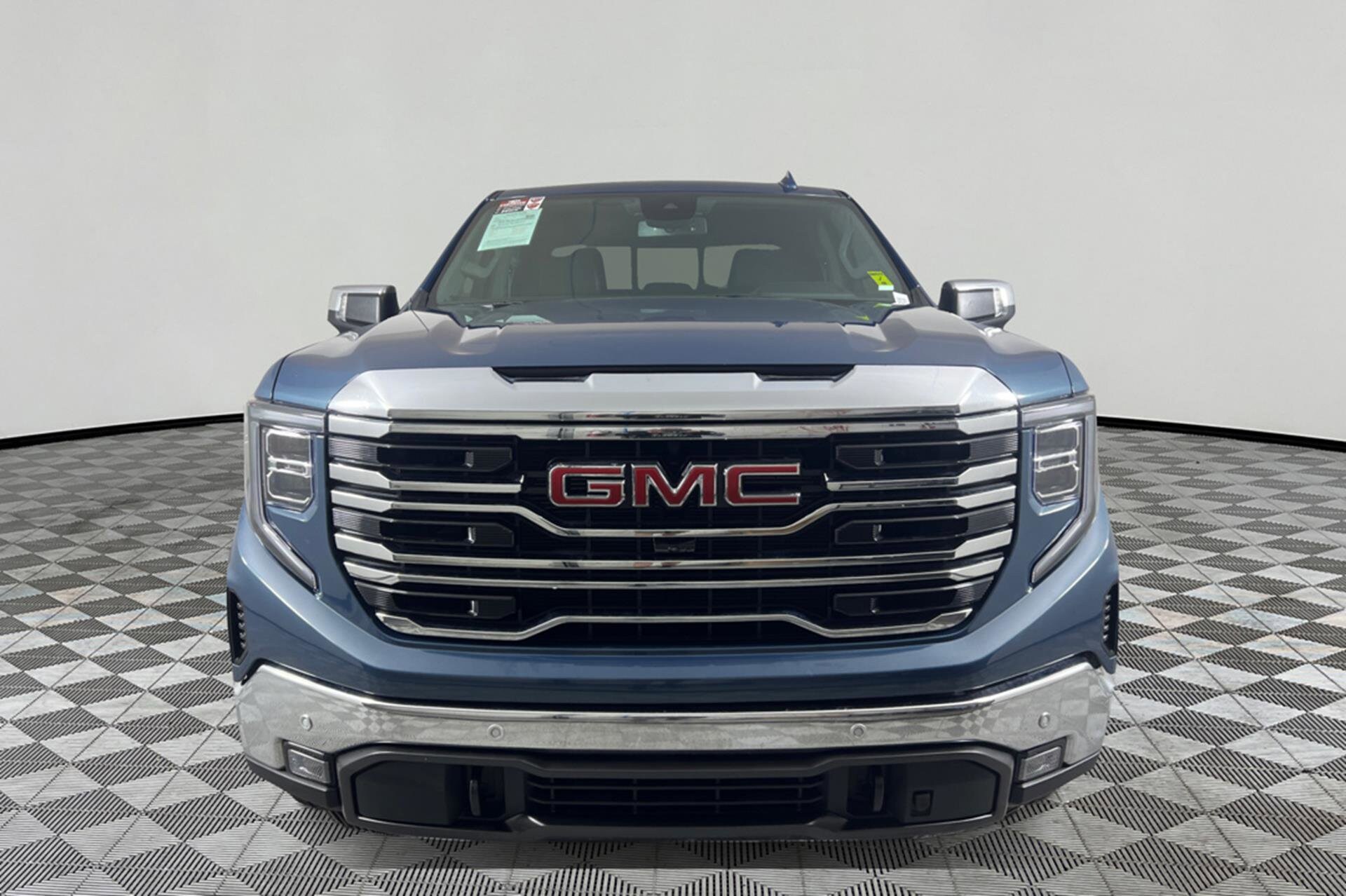 2024 Gmc Sierra 1500 SLT photo 2