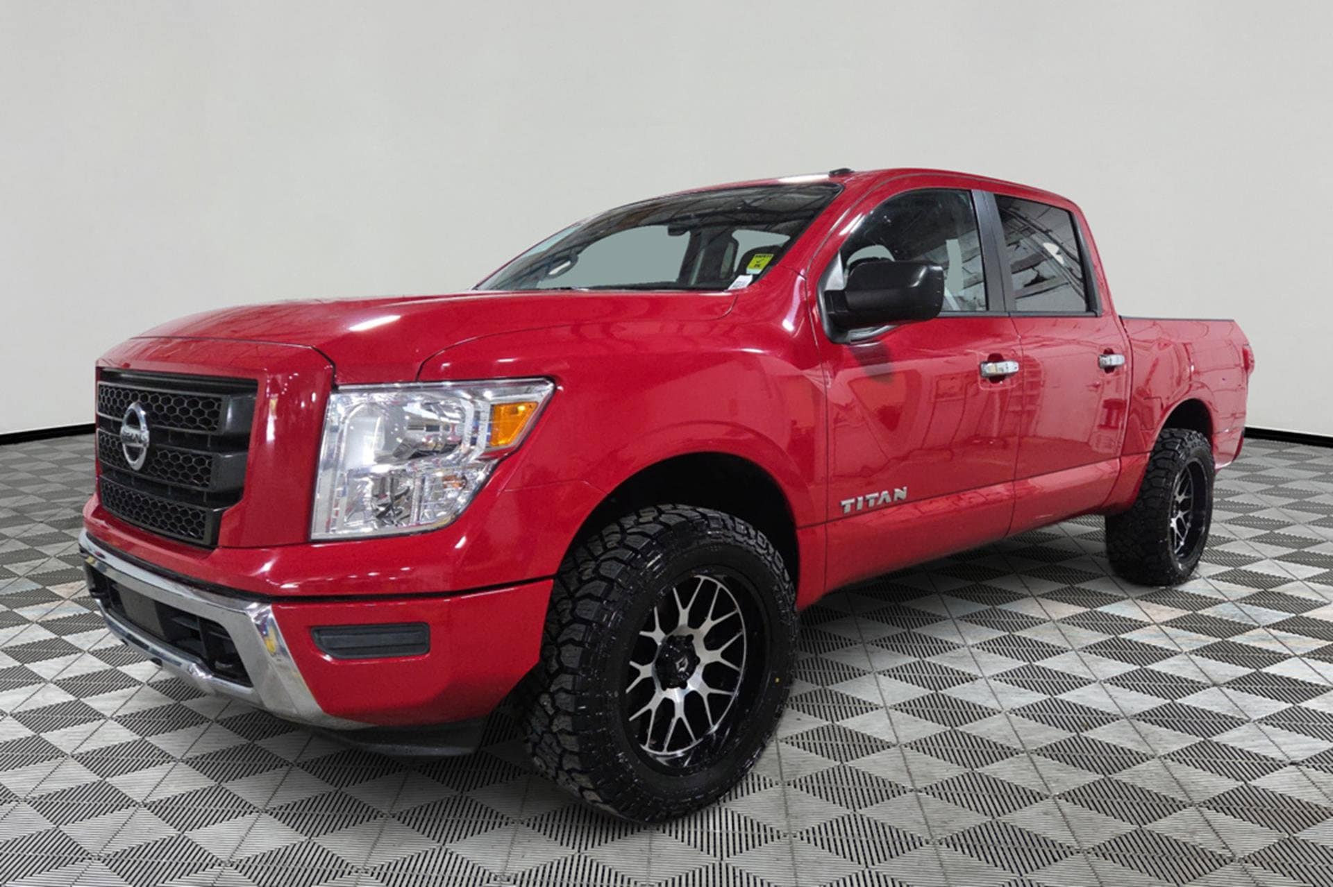2021 Nissan Titan SV's photo