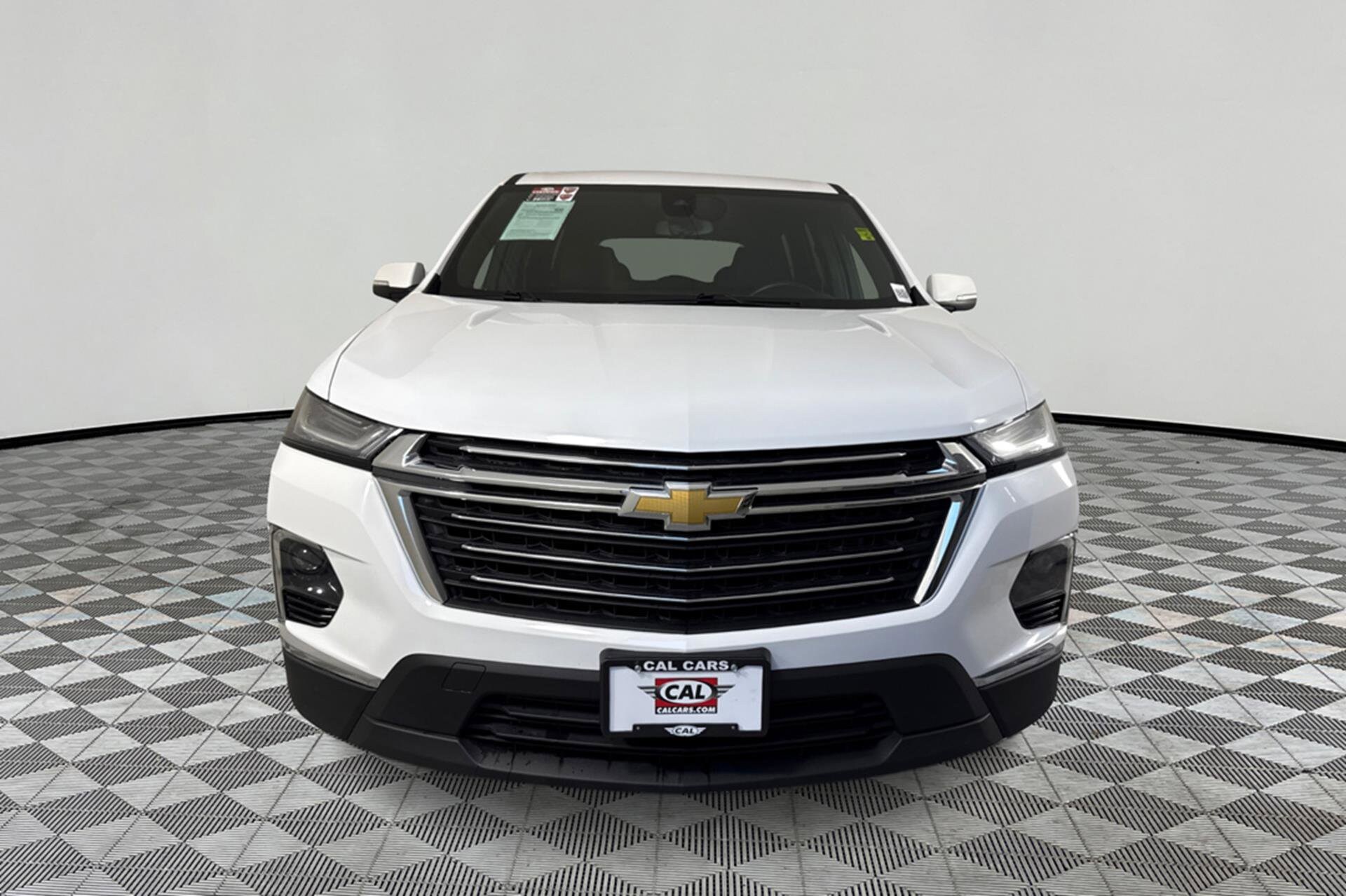 2023 Chevrolet Traverse Cloth 1LT photo 2