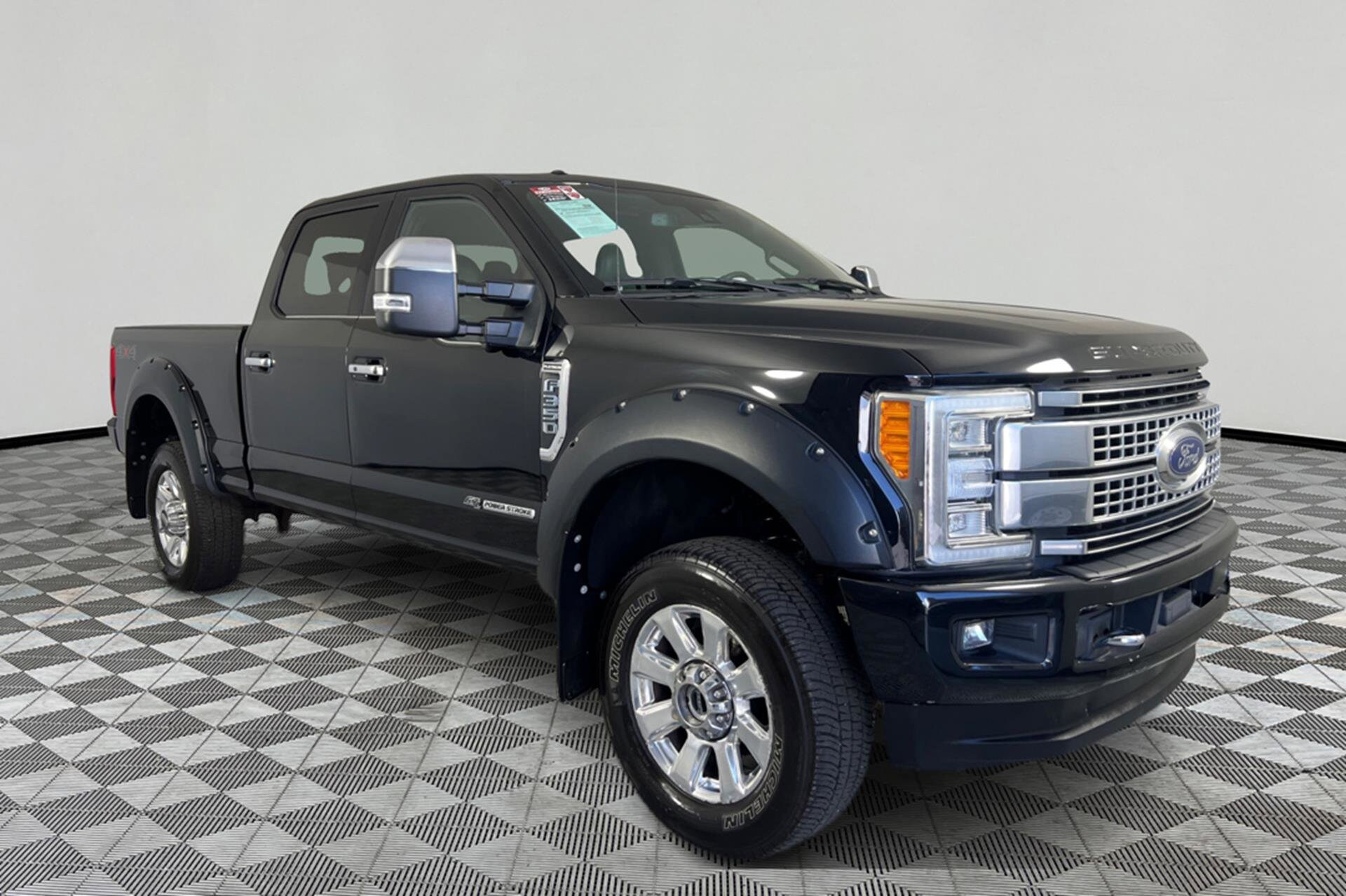 2017 Ford F-350 Platinum photo 3