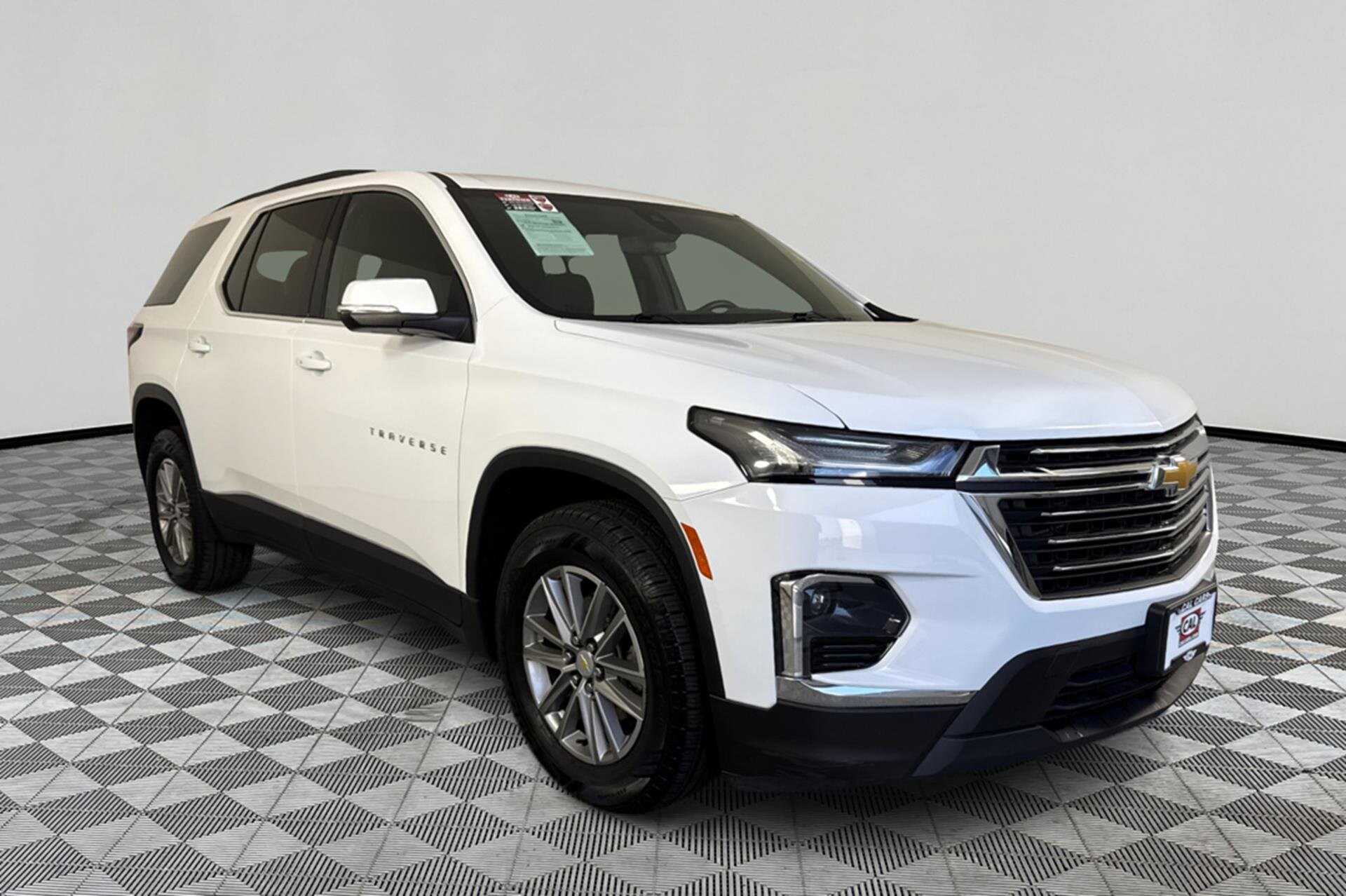 2023 Chevrolet Traverse Cloth 1LT photo 3