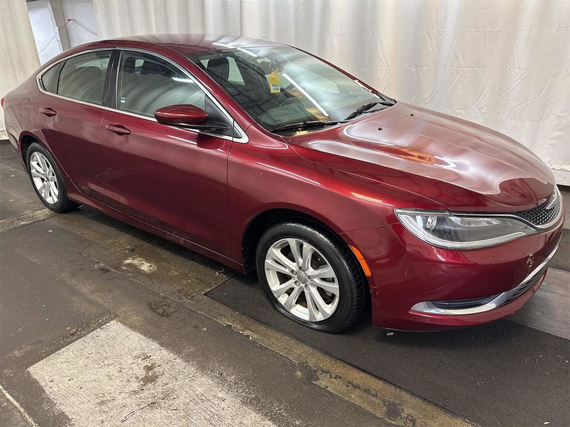 2015 Chrysler 200 Limited photo 2