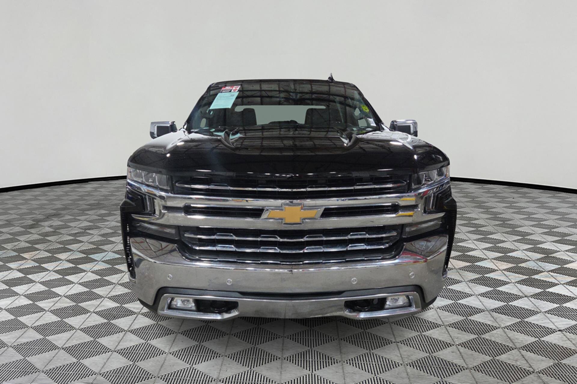 2020 Chevrolet Silverado 1500 LTZ photo 2