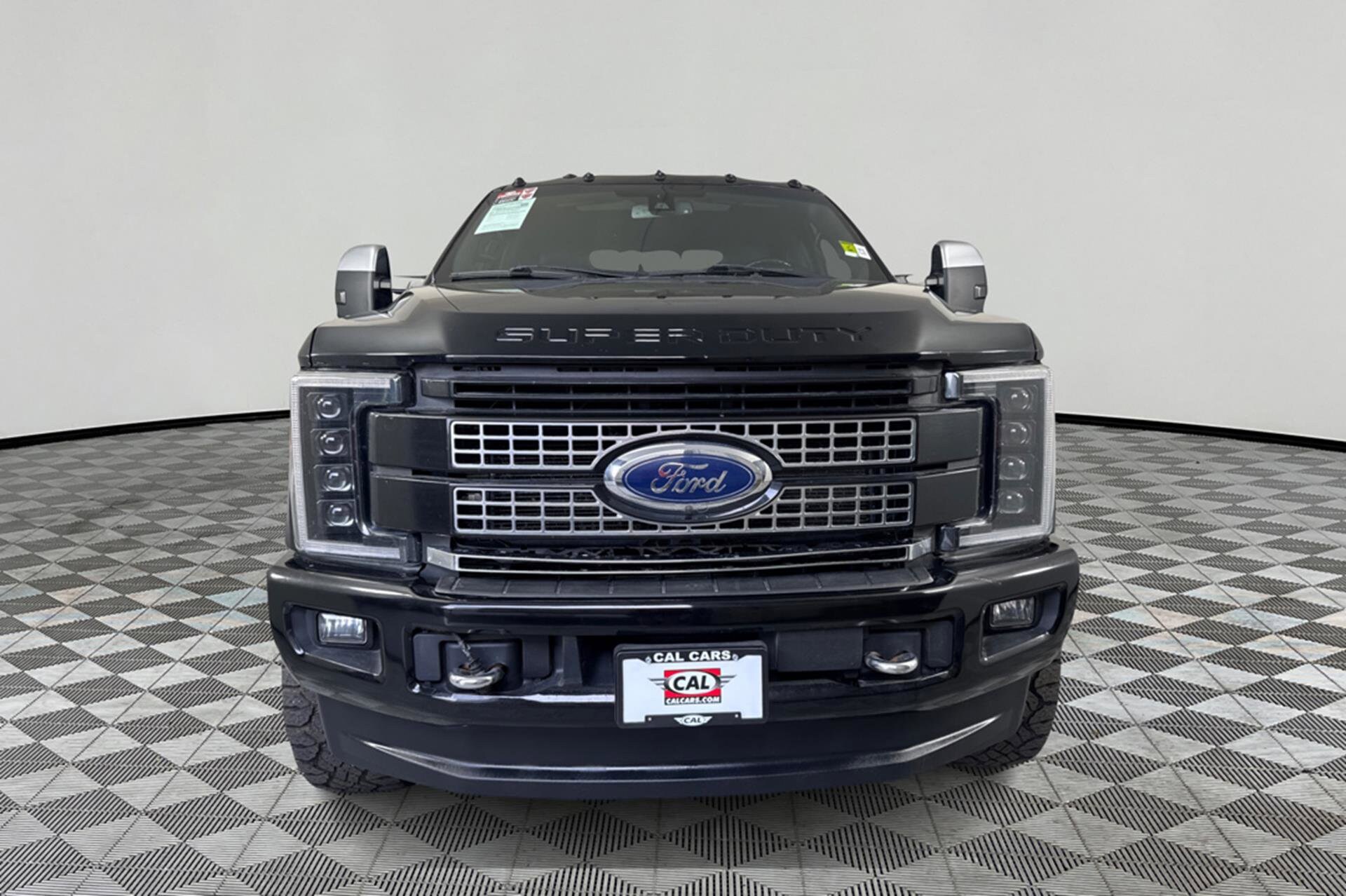 2018 Ford F-350 Platinum photo 2