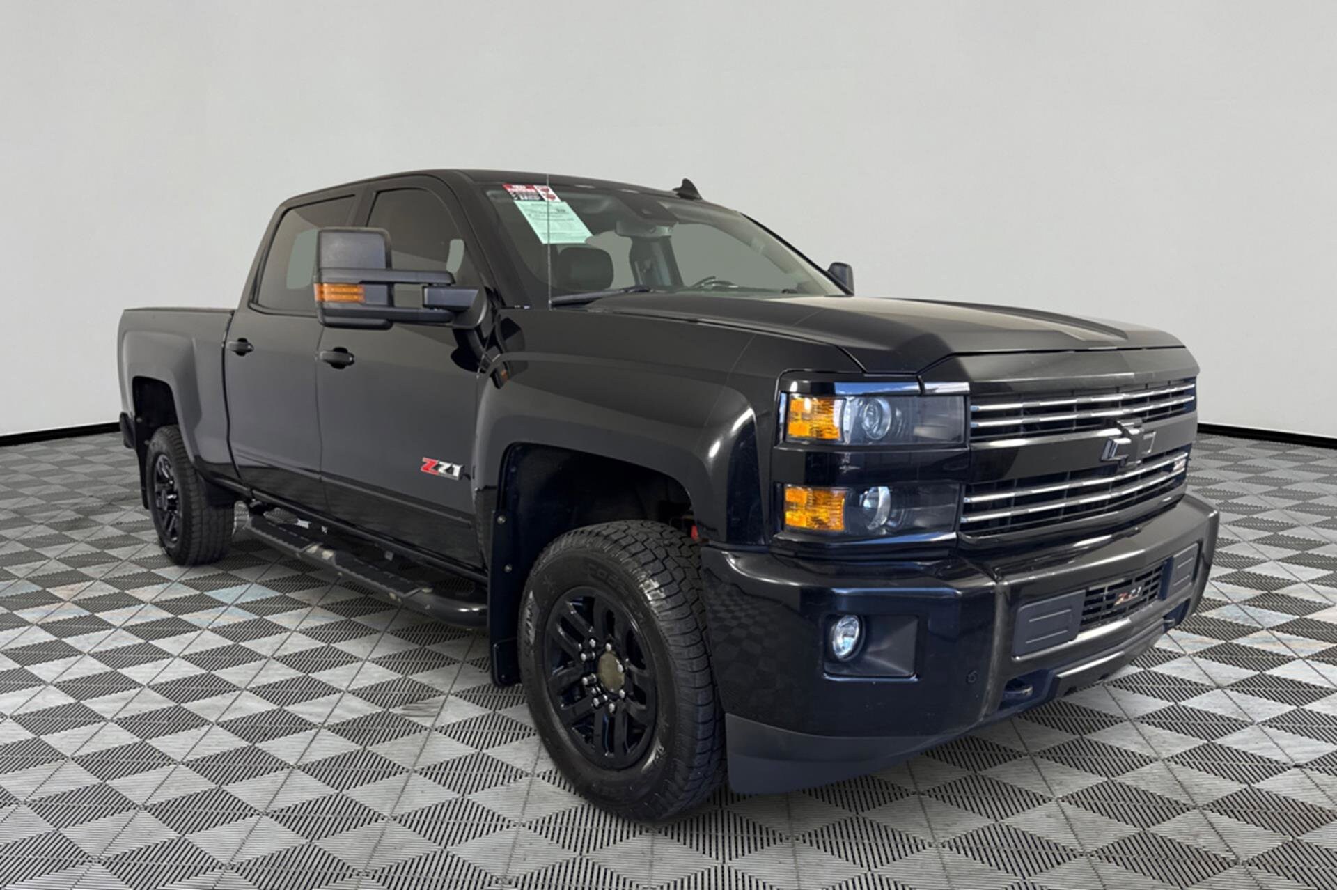 2018 Chevrolet Silverado 2500HD LTZ photo 2